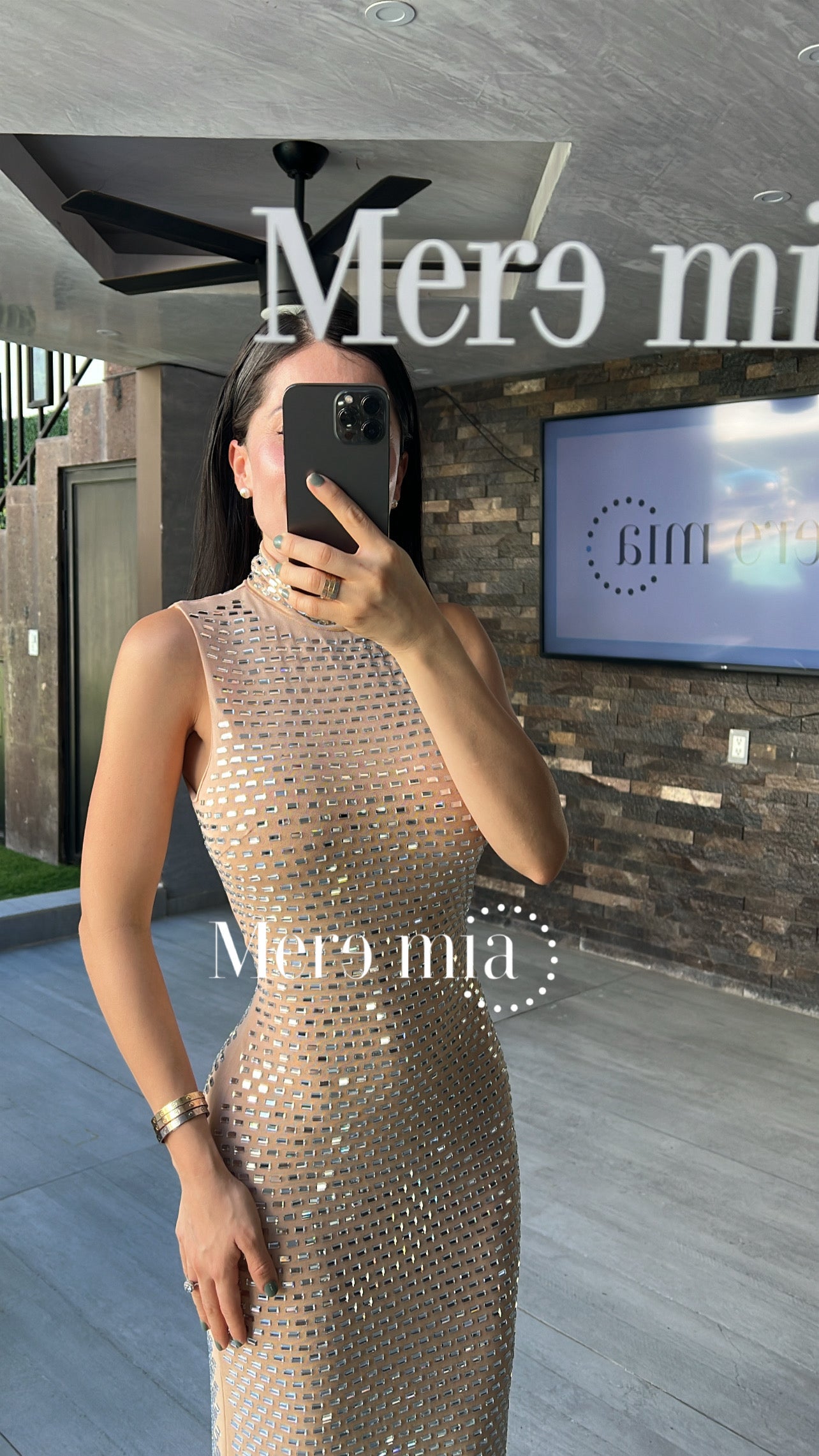 Vestido nude apl cuello