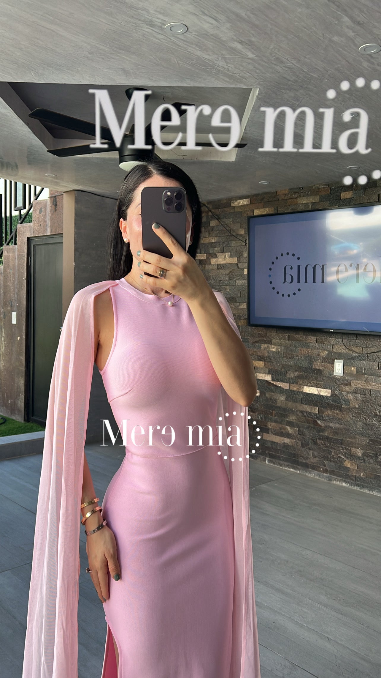 Vestido mangas malla