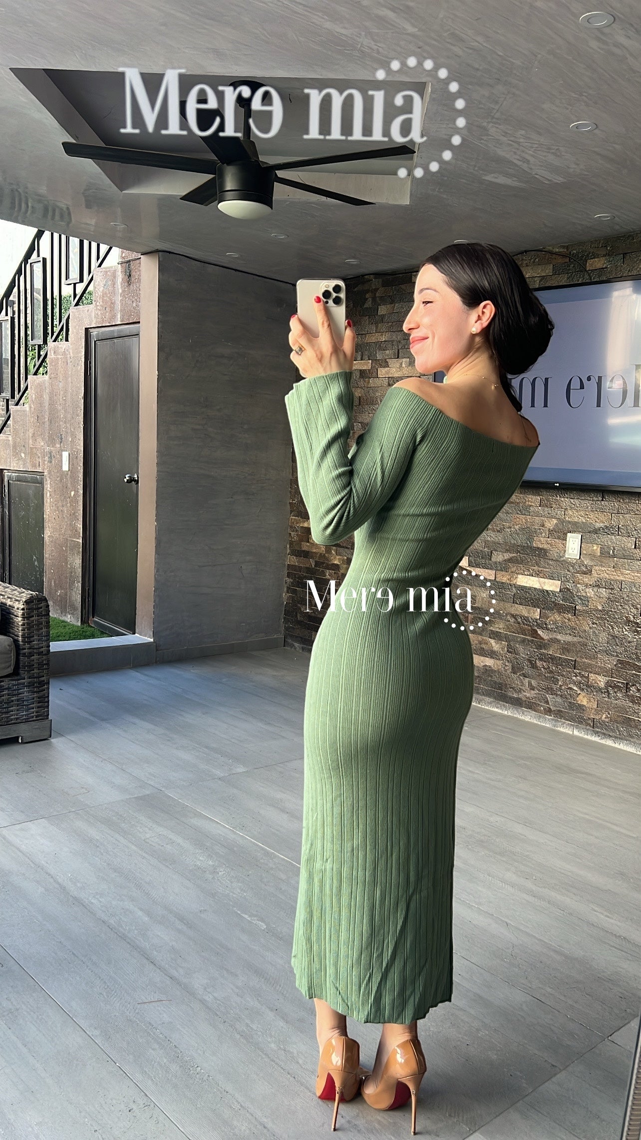 Vestido verde hombros mangas