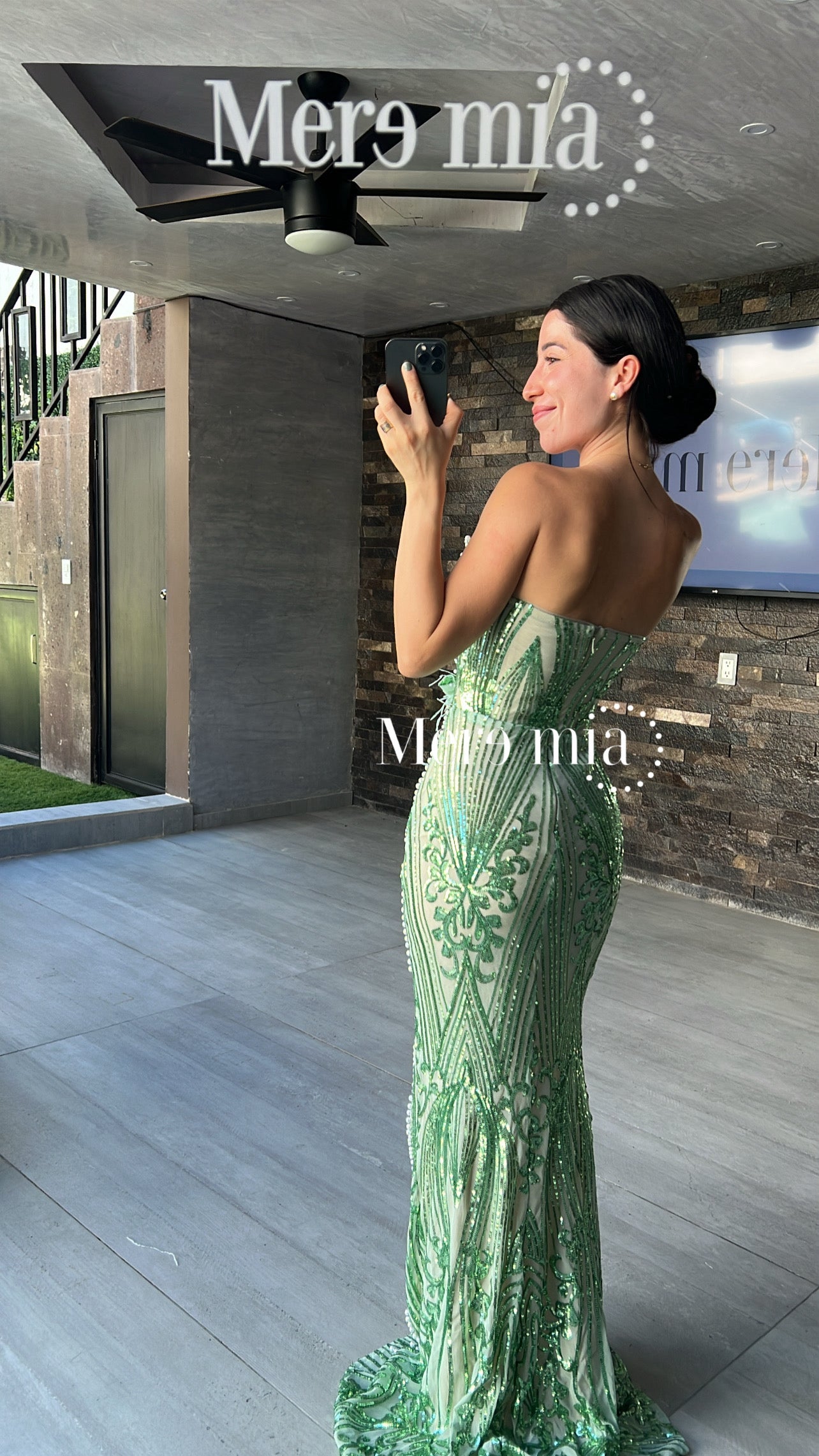 Vestido verde plumas lent