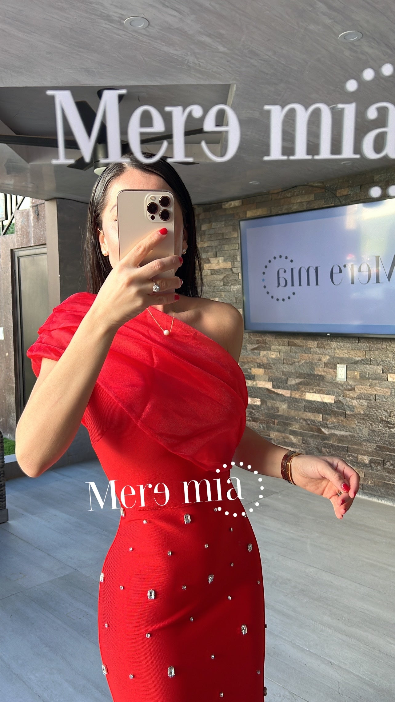 Vestido rojo tul hombro
