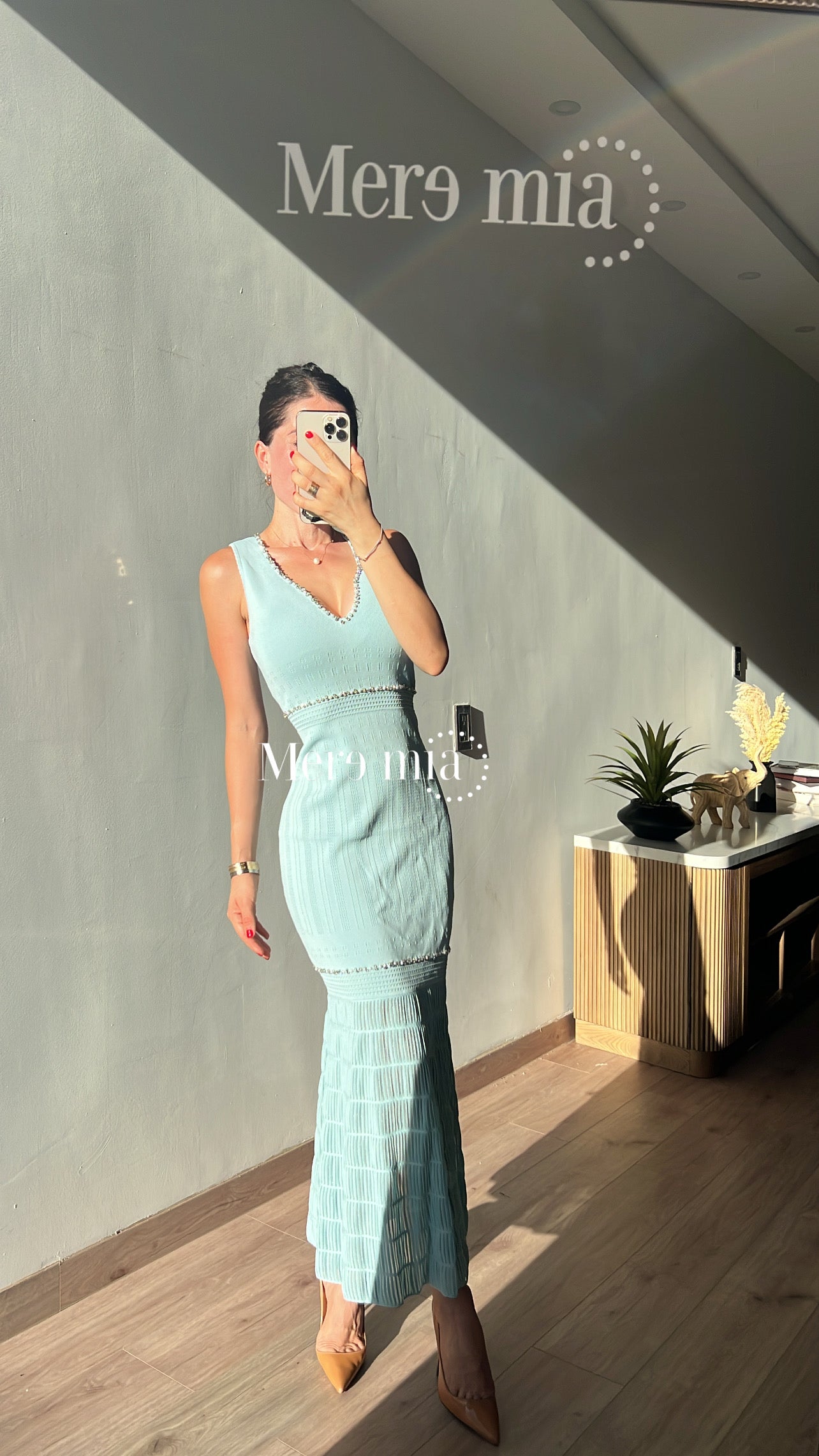 Vestido azul escote v
