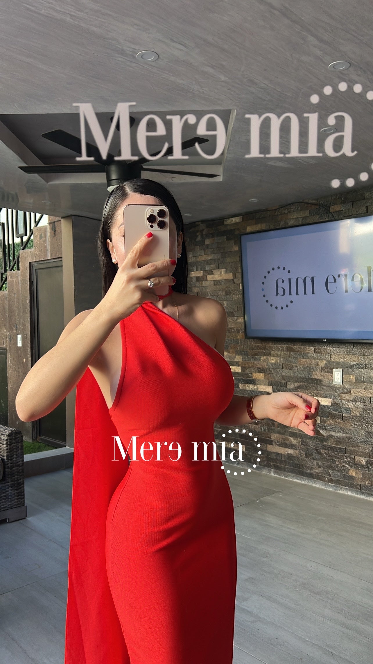 Vestido rojo cuello lis