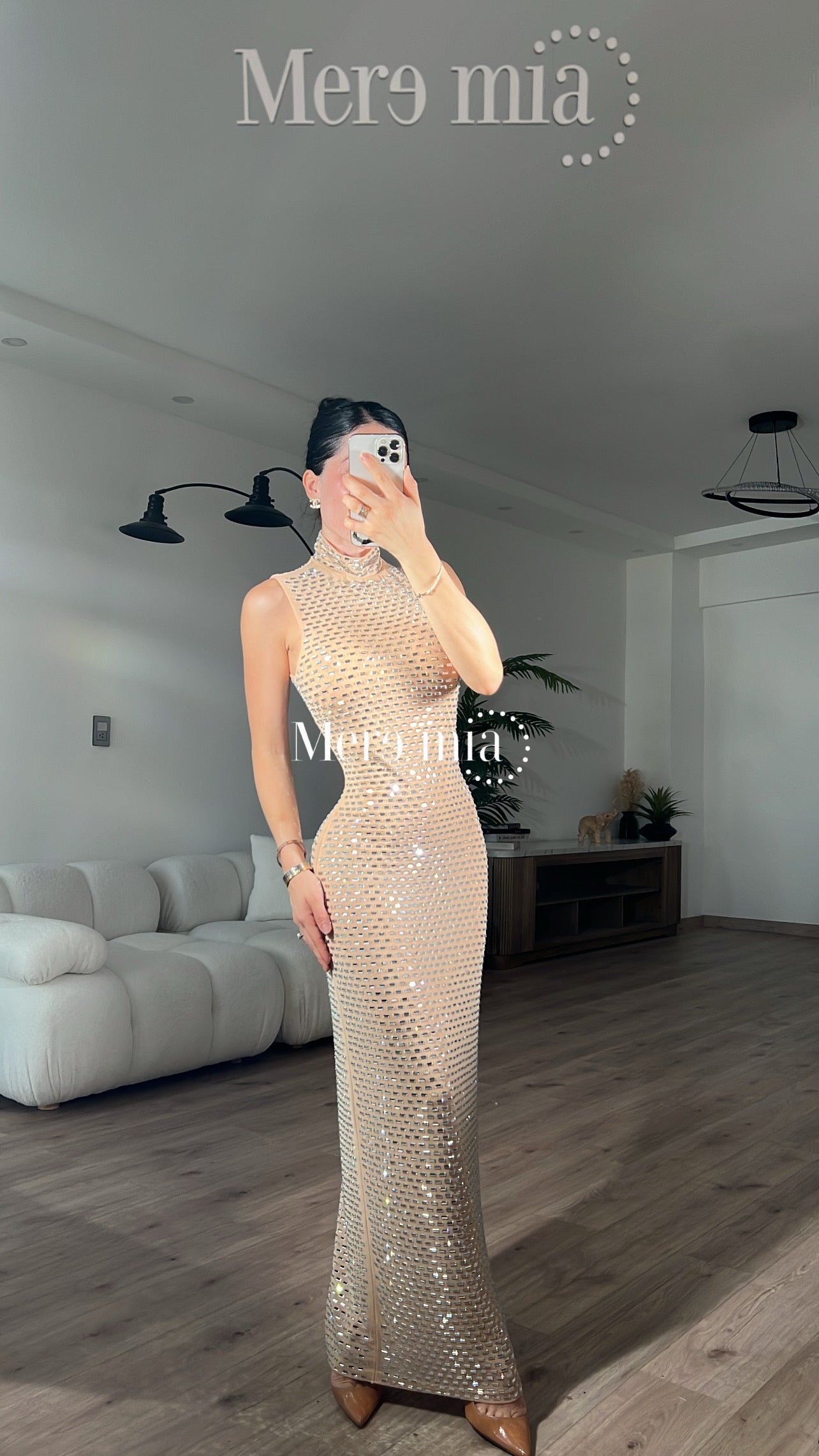 Vestido nude apl cuello