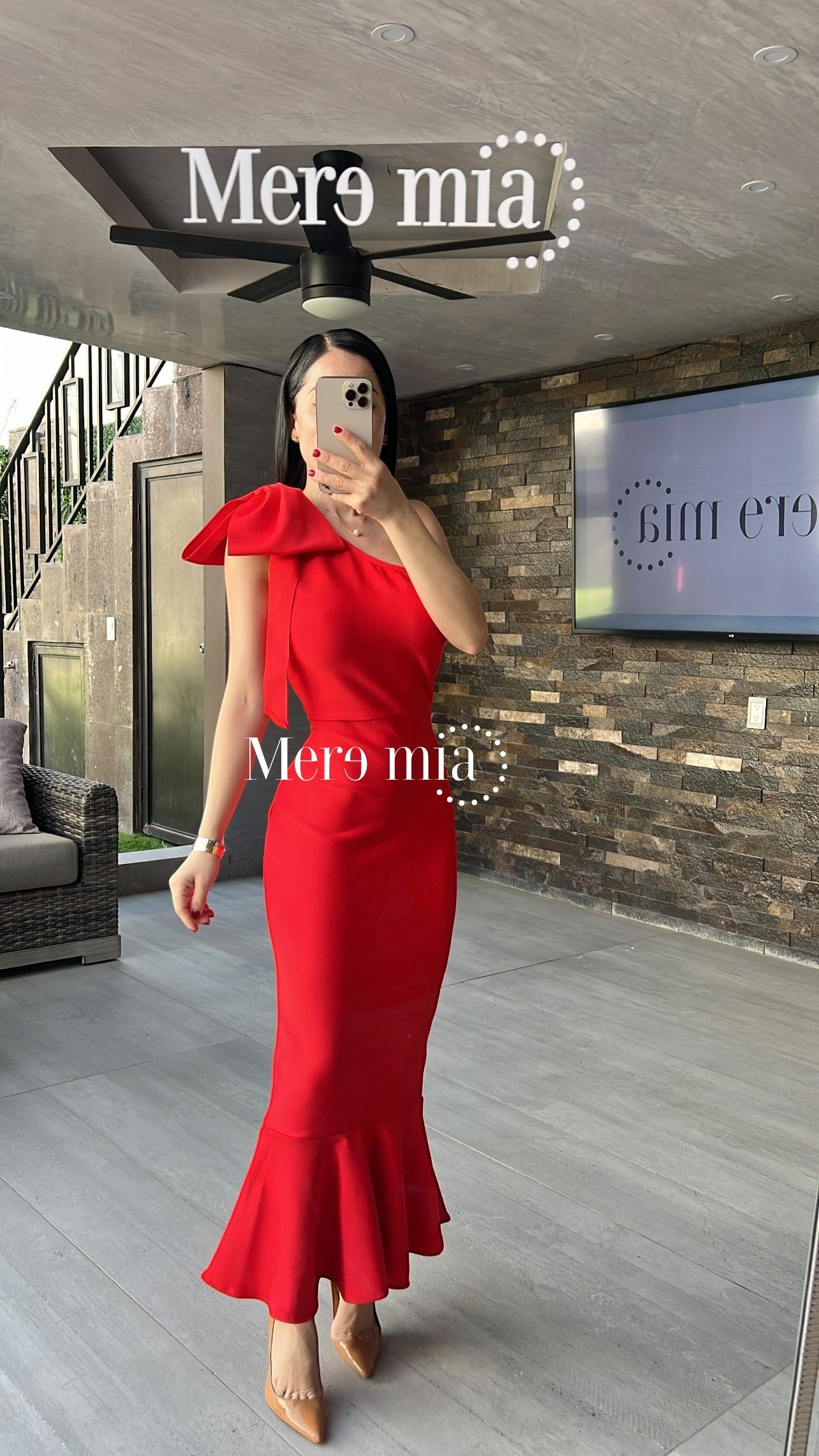 Vestido rojo hombro moño