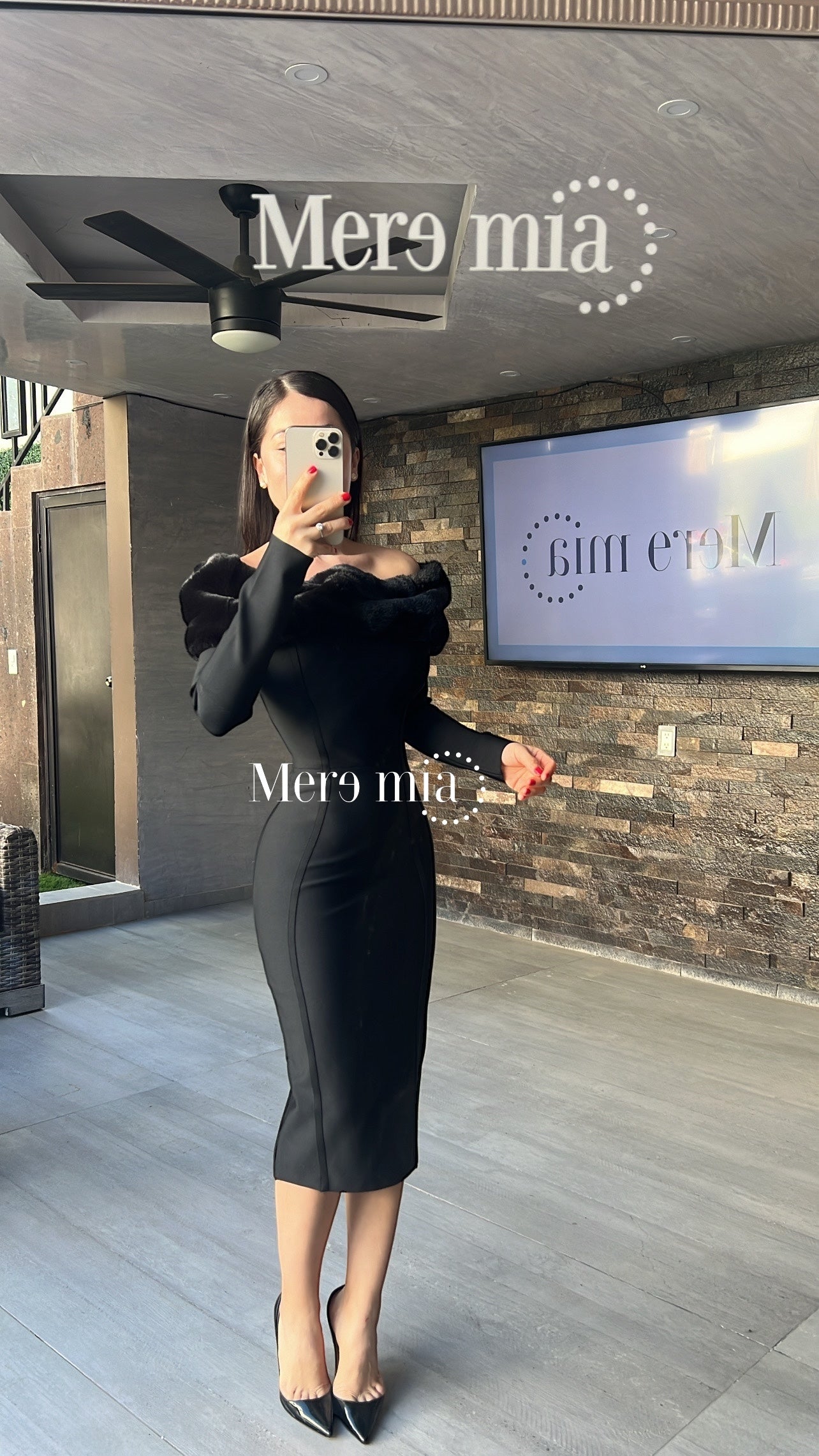 Vestido negro hombros peluche