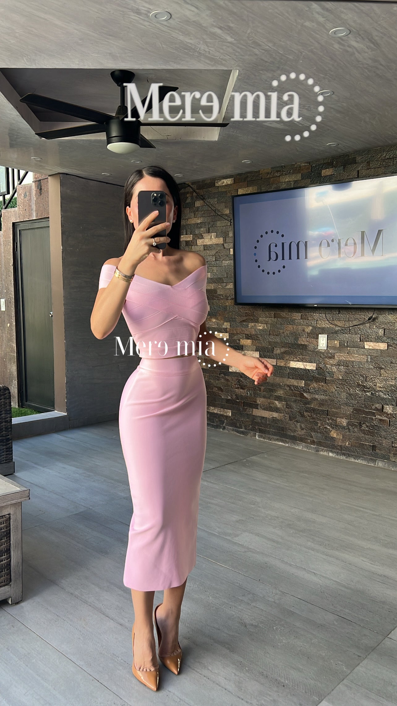 Crop top rosa hombros
