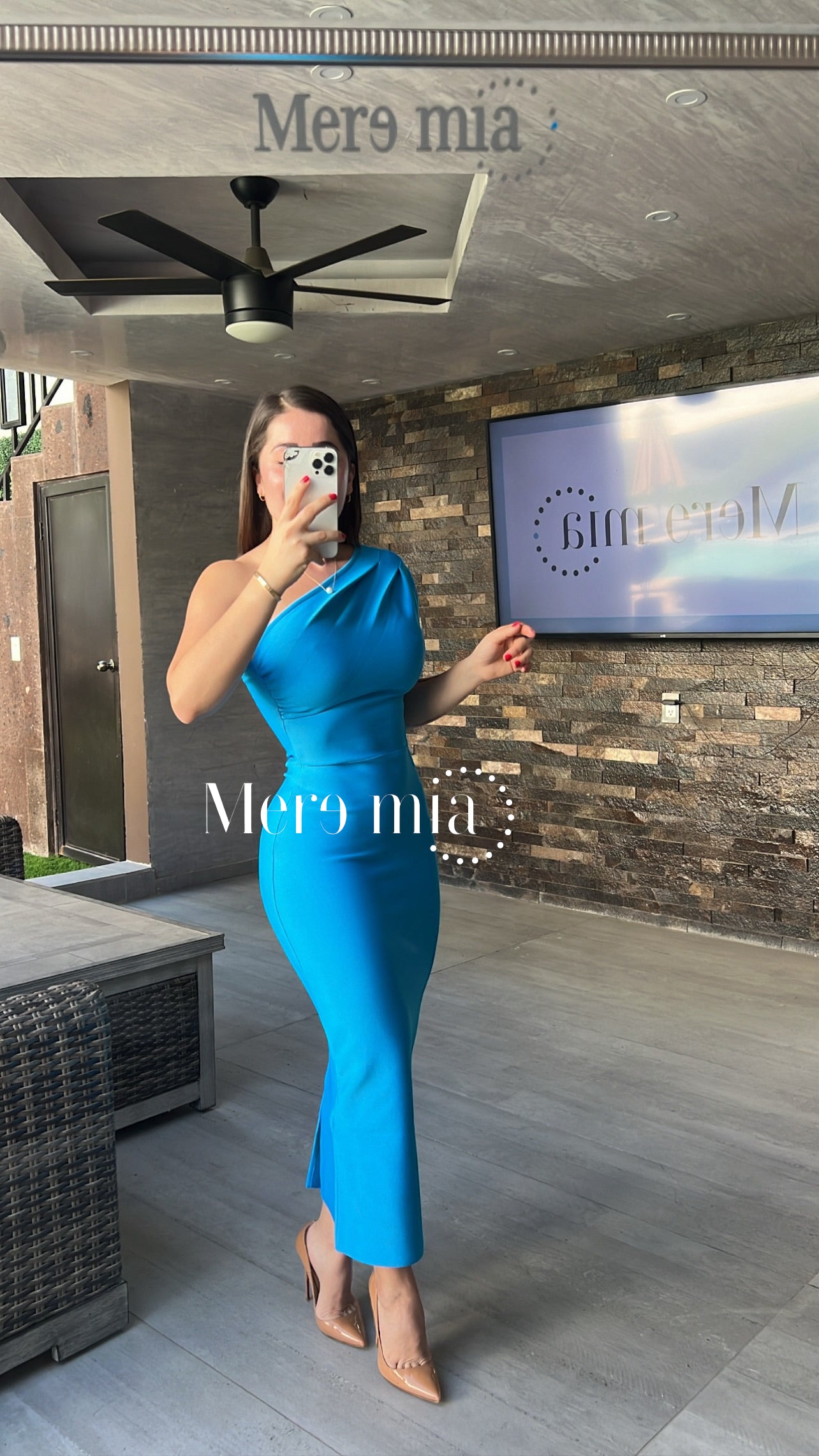 Vestido hombro azul