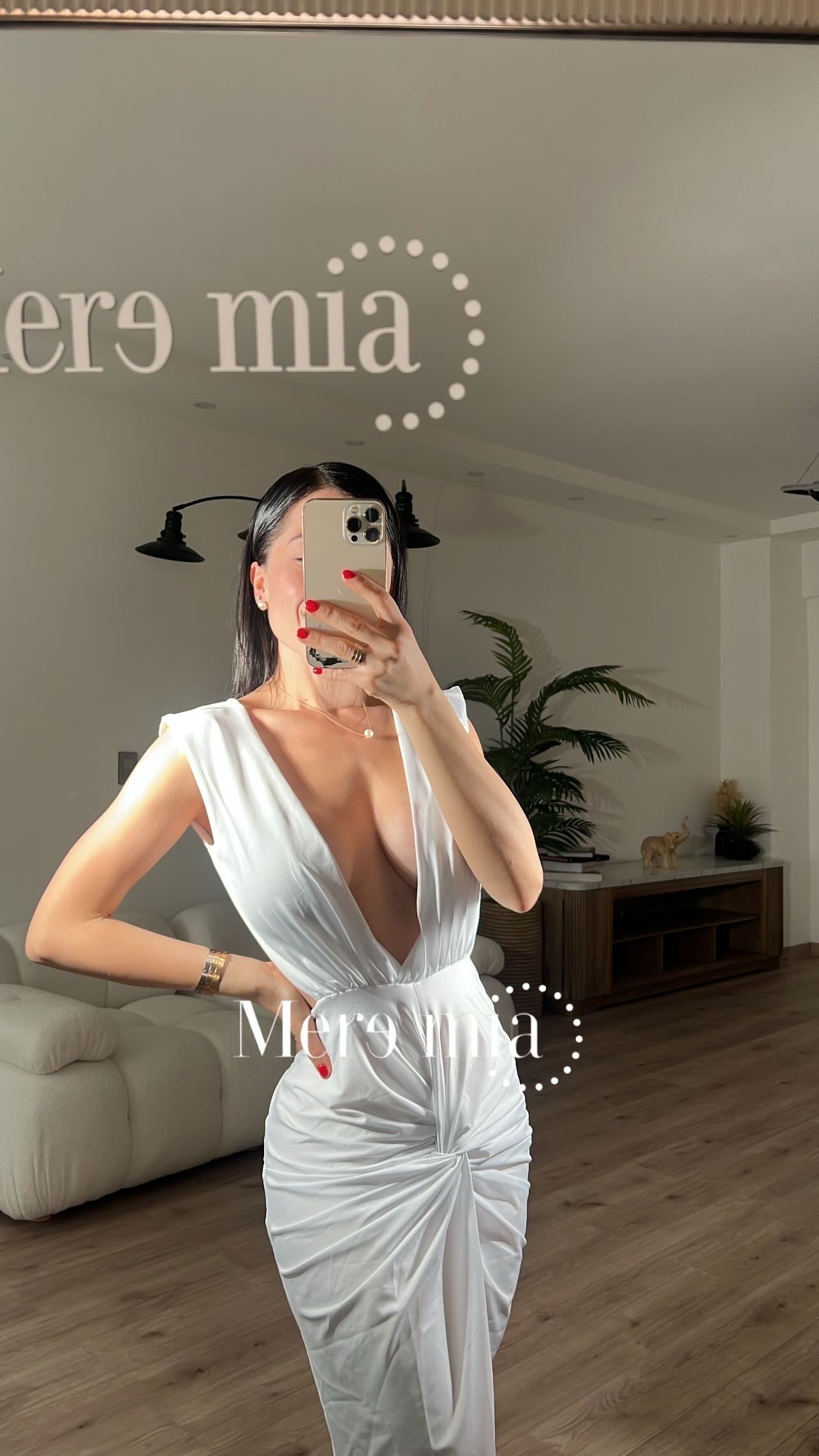 Vestido blanco stretch escote en V y espalda