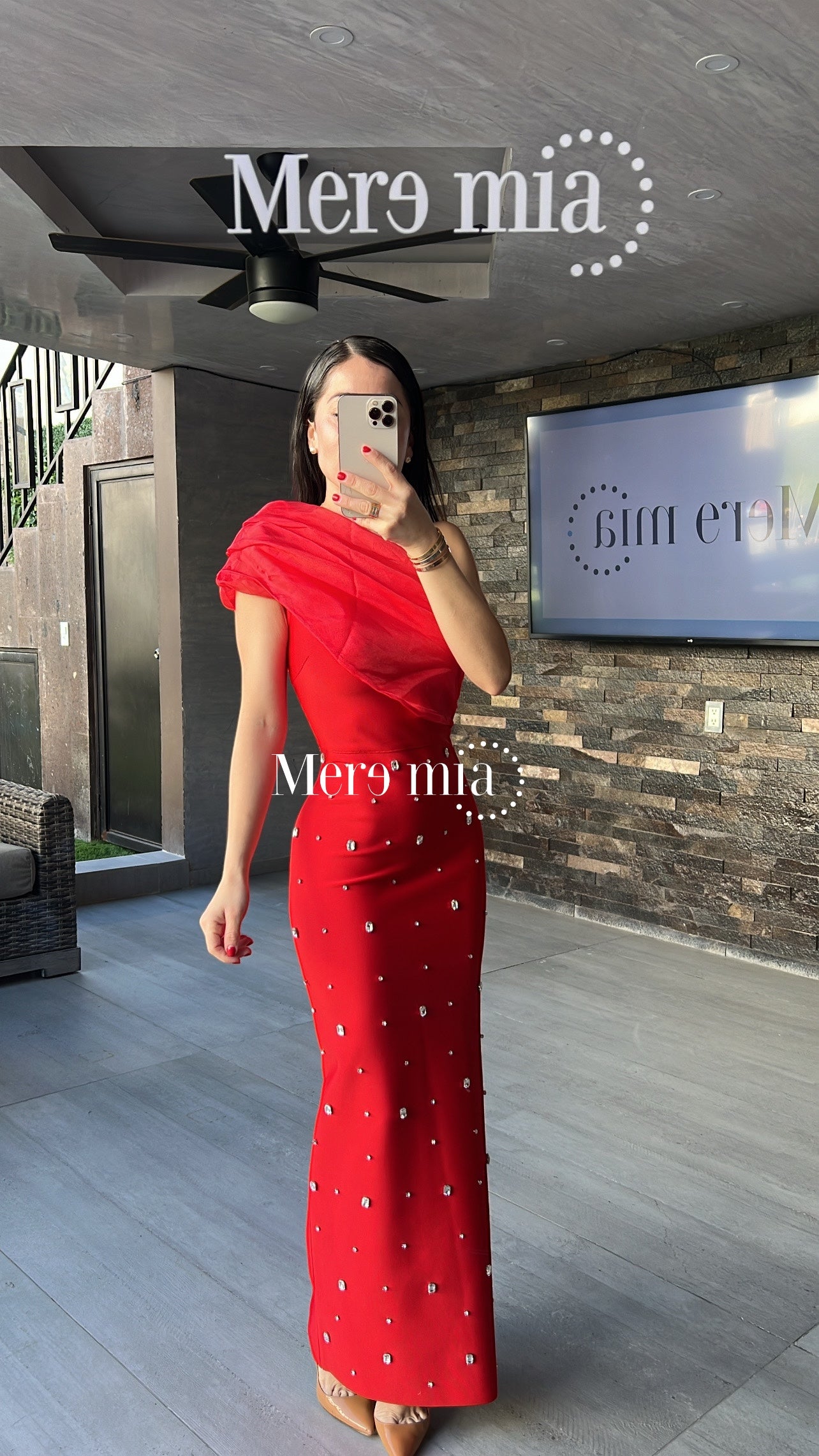 Vestido rojo tul hombro