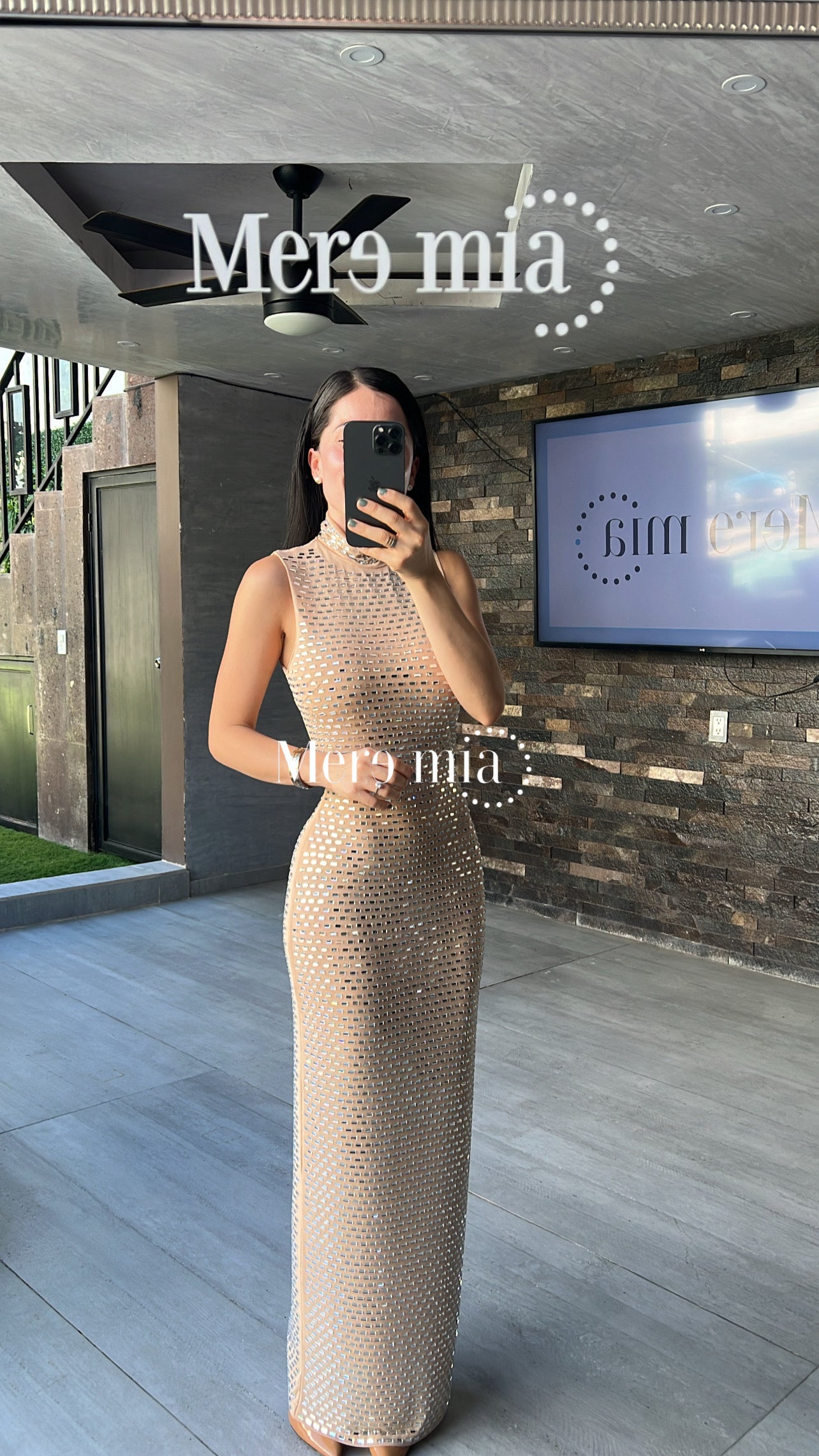 Vestido nude apl cuello