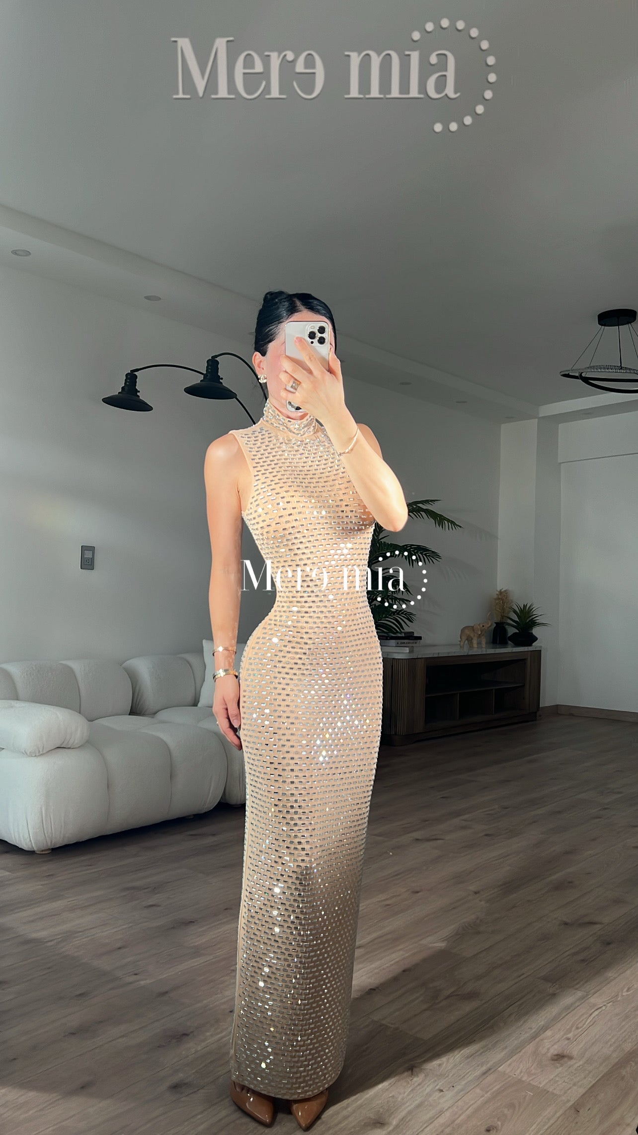 Vestido nude apl cuello