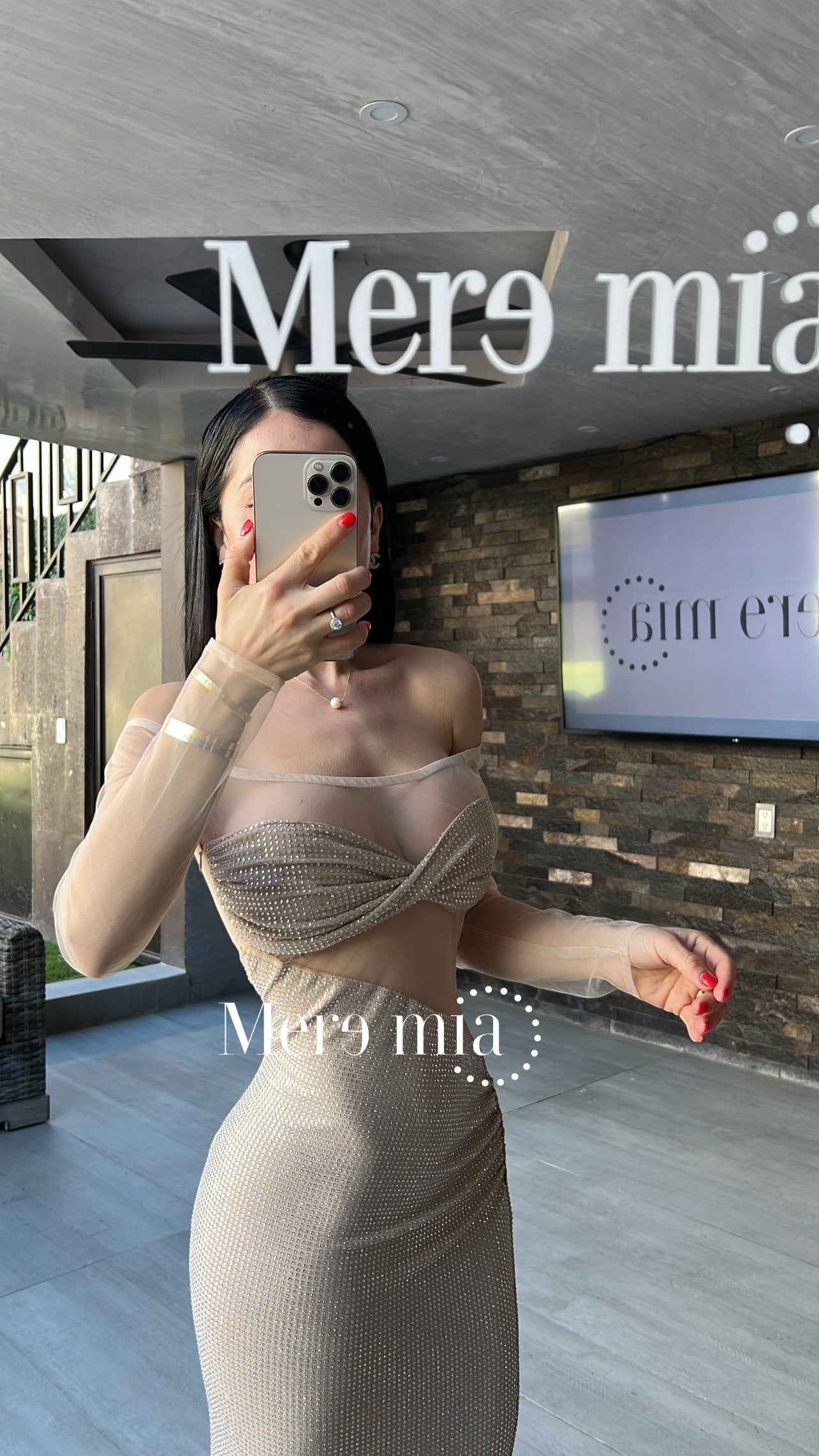 Vestido nude puntos