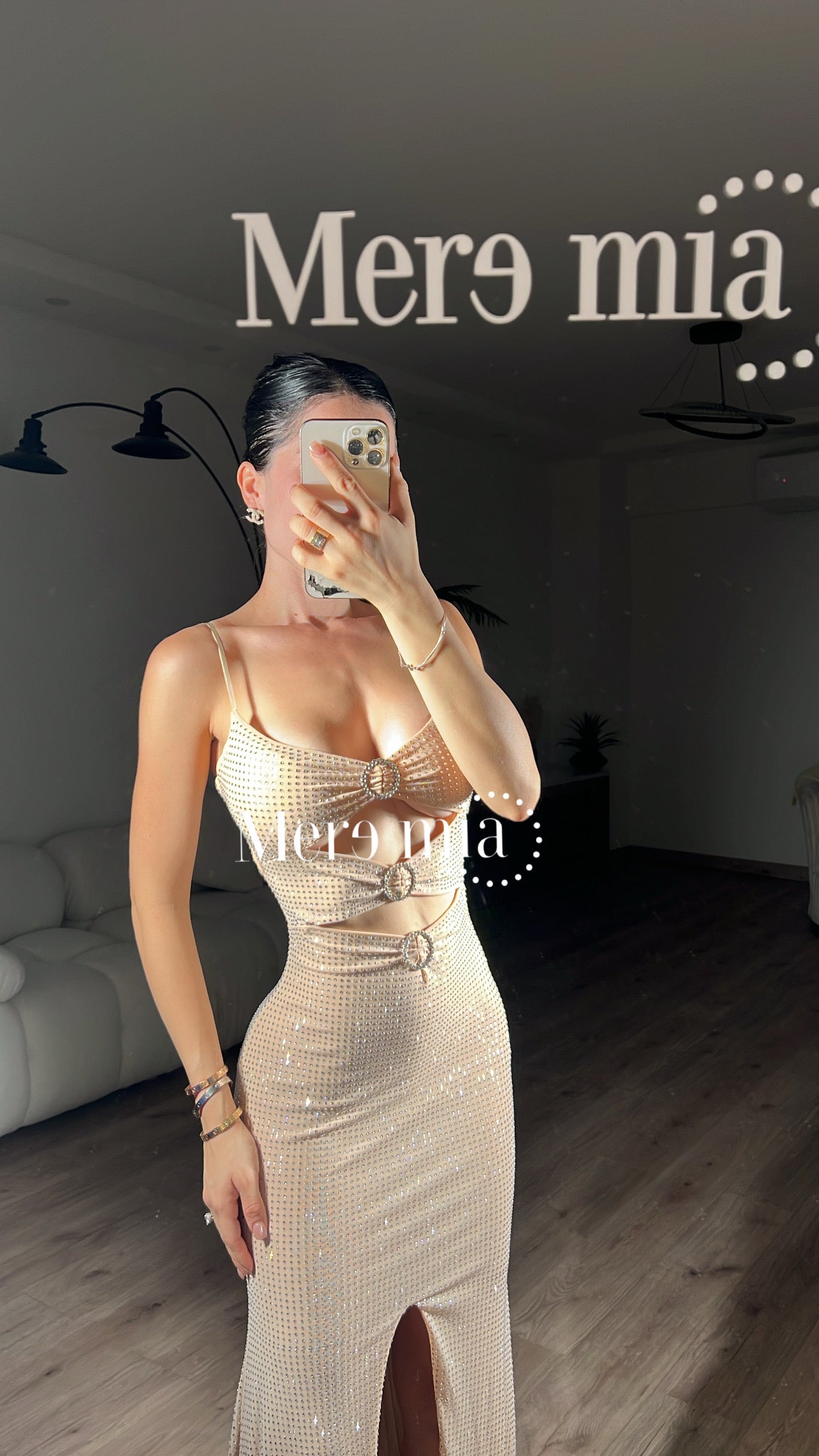 Vestido nude puntos