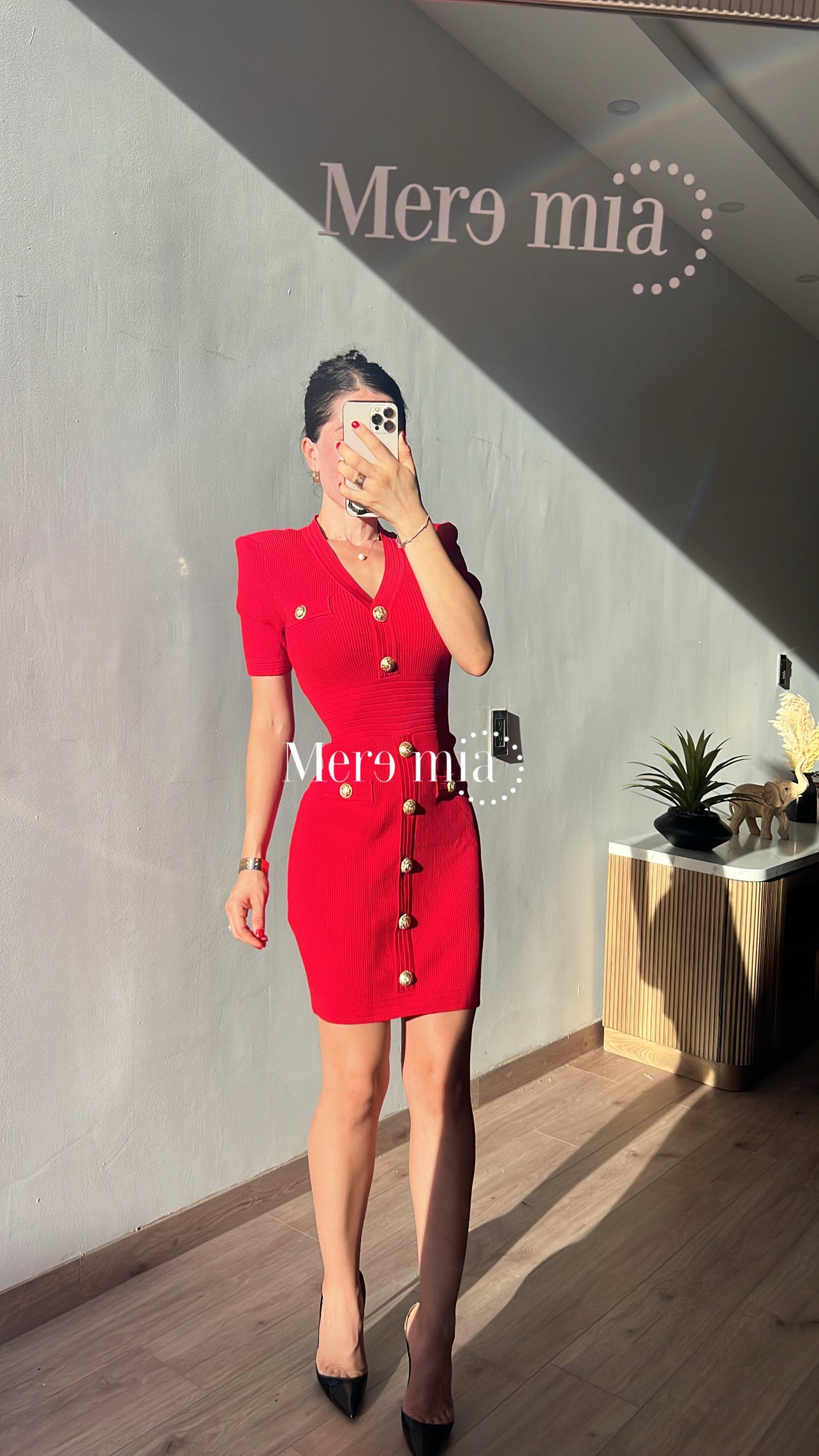 Vestido rojo botones V