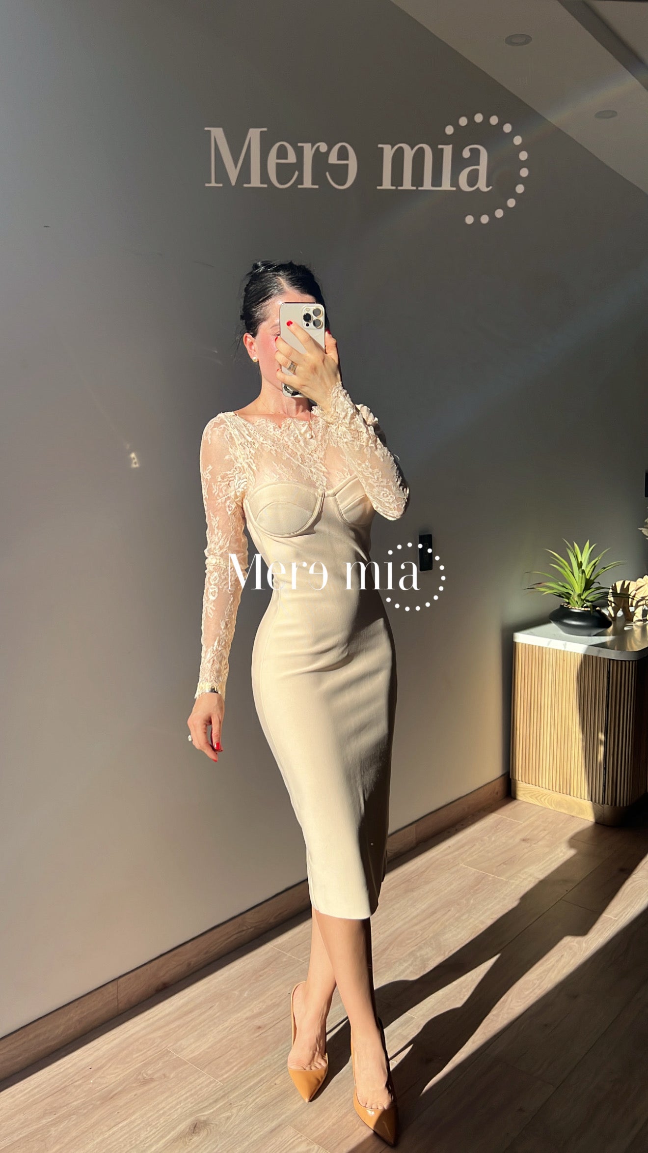 Vestido beige encaje