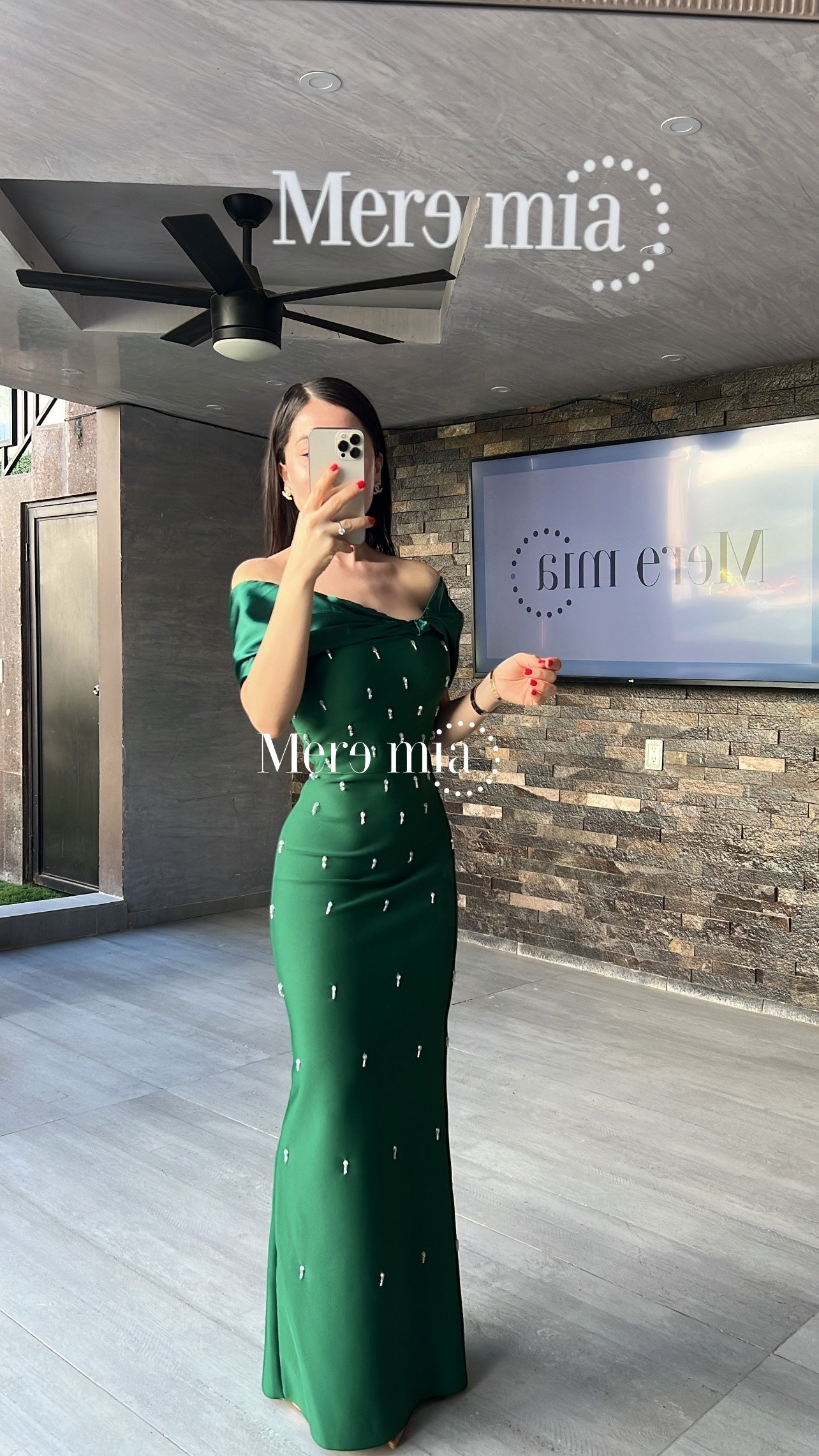 Vestido verde hombros sat