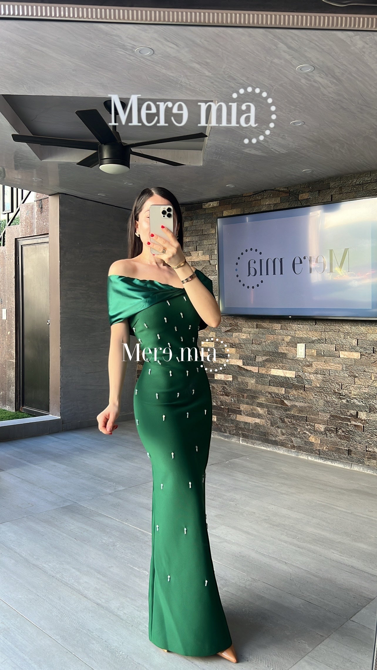 Vestido verde hombros sat