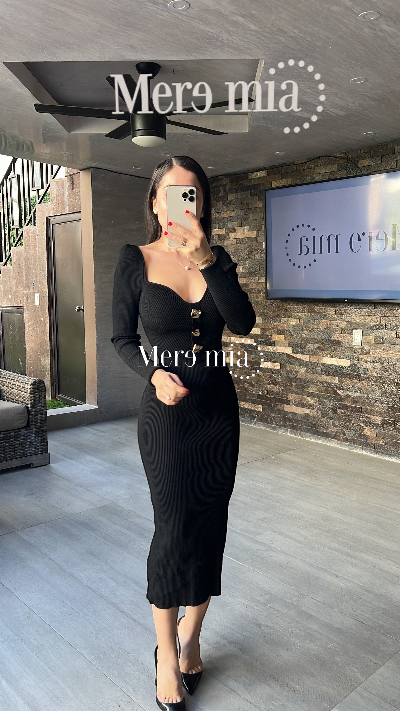 Vestido negro botones dor