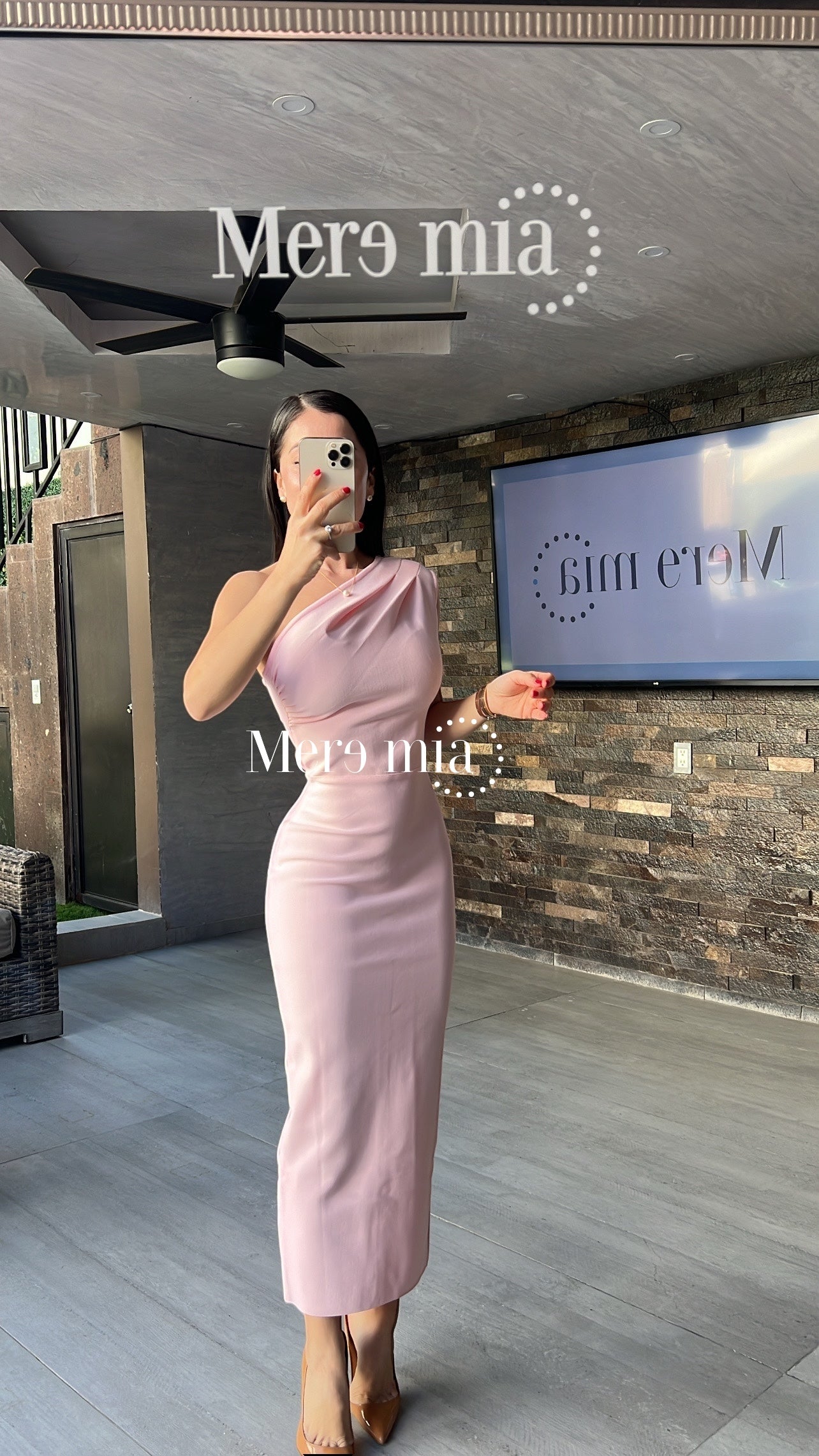 Vestido rosa hombro