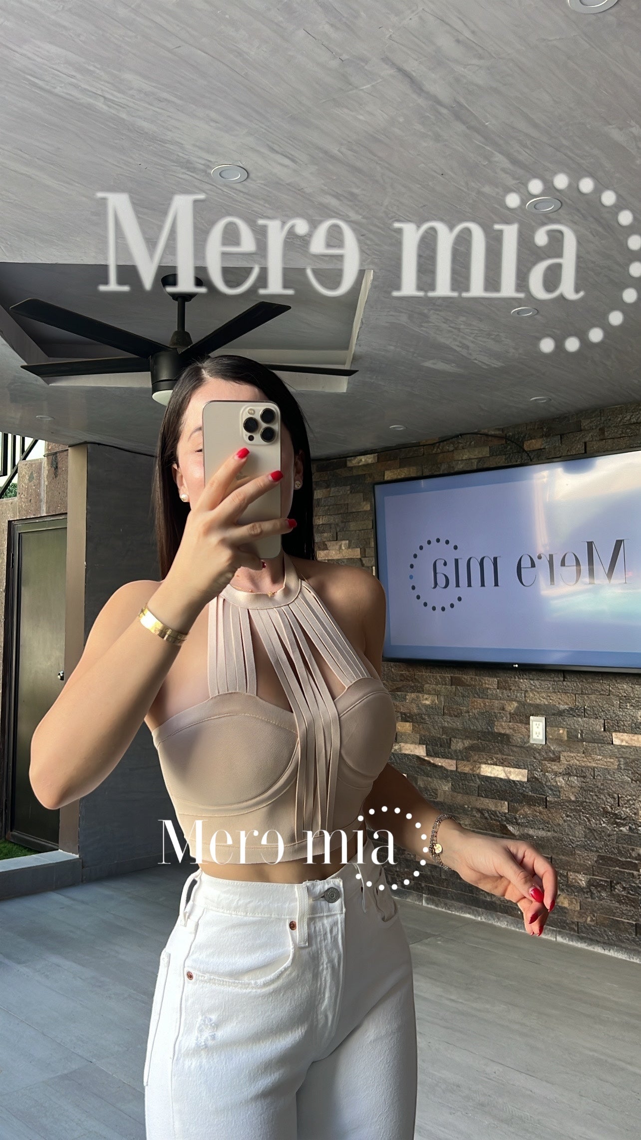Top beige cuello