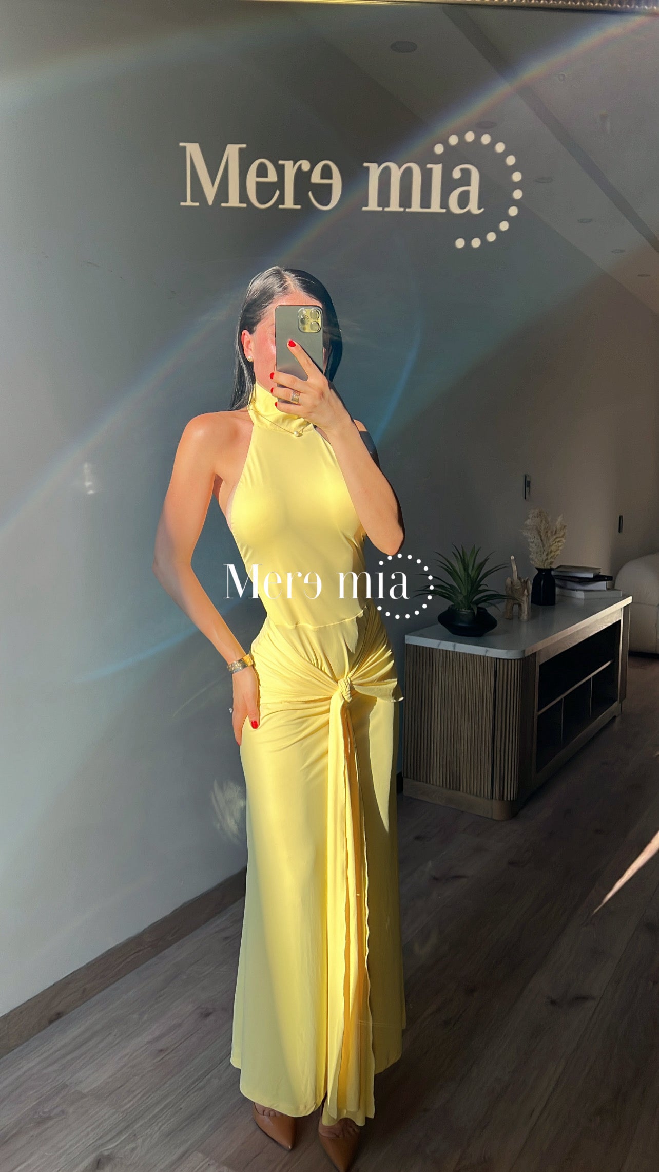 Vestido amarillo nudo espalda