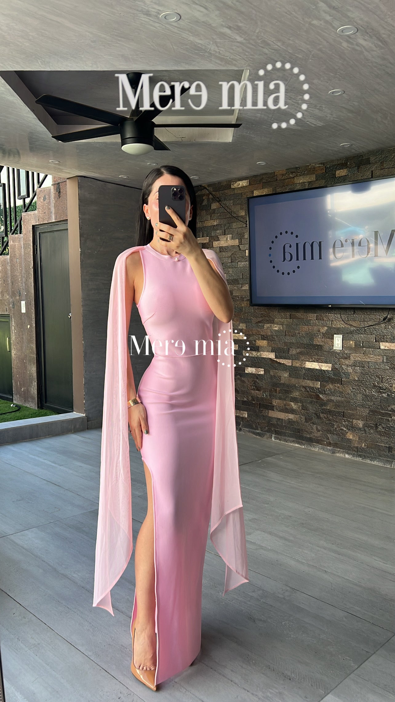 Vestido mangas malla