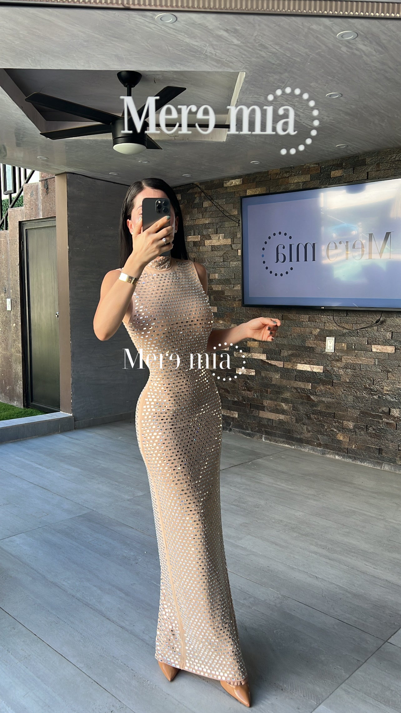 Vestido nude apl cuello