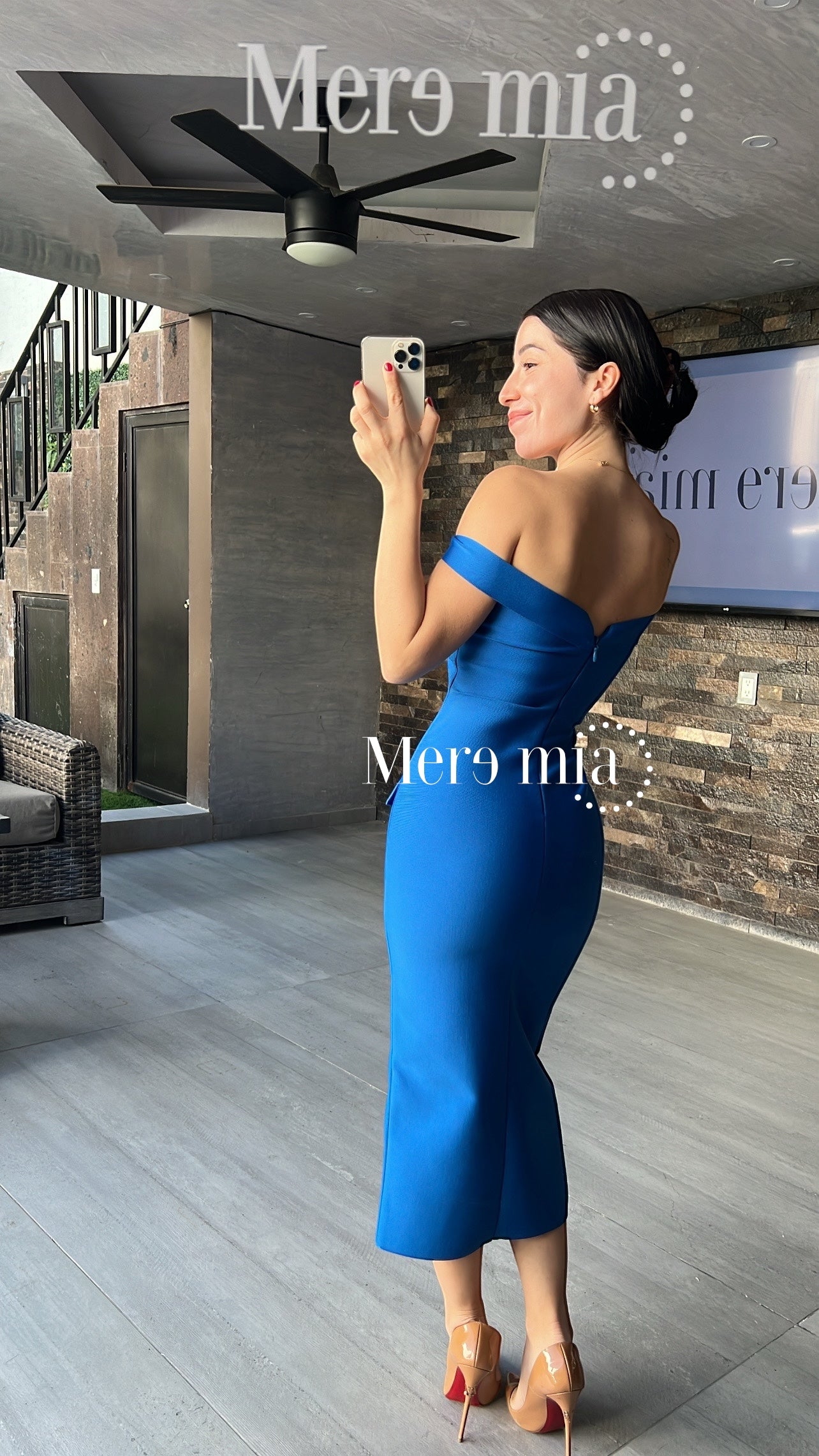 Vestido azul hombro li