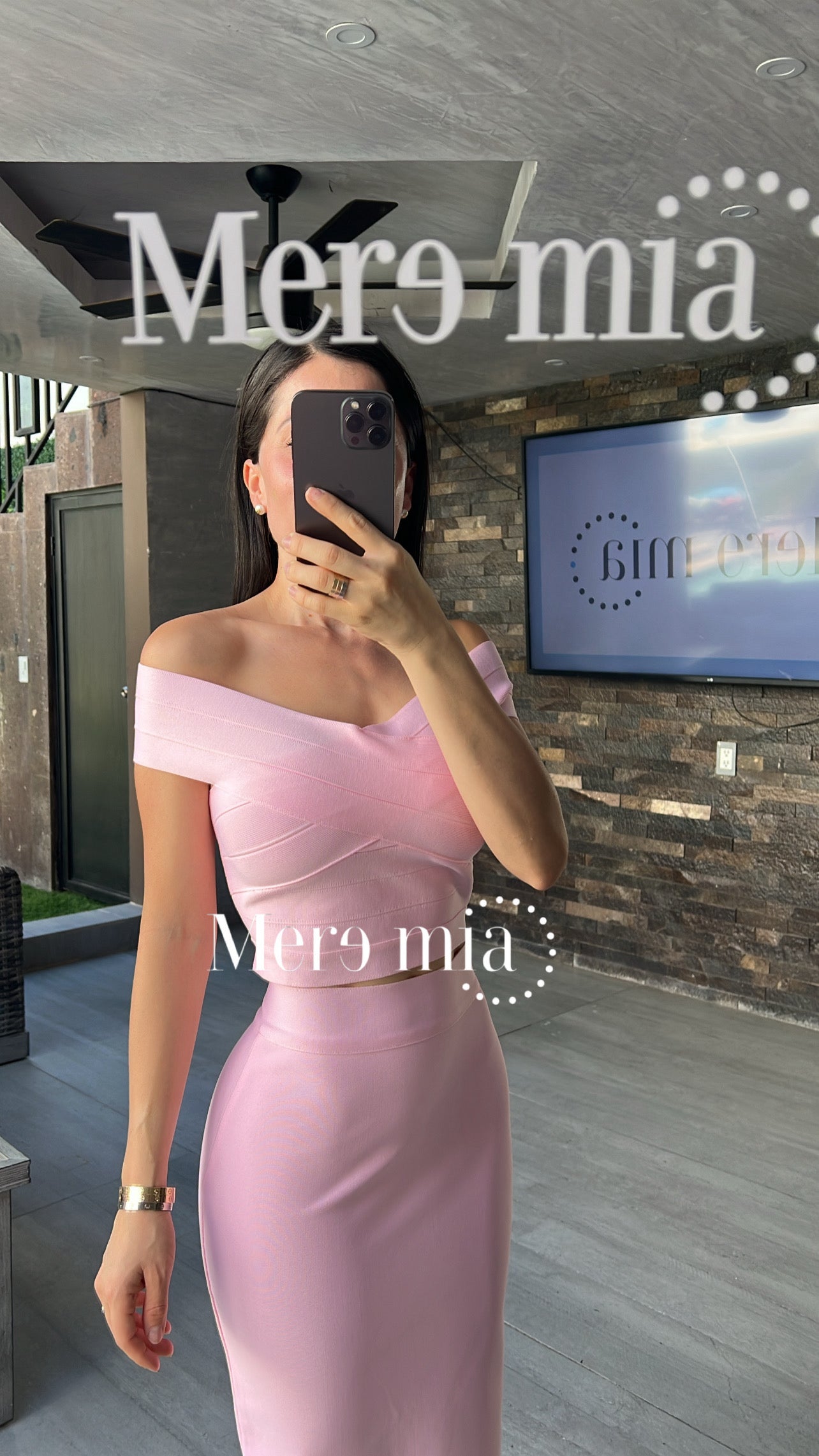 Crop top rosa hombros