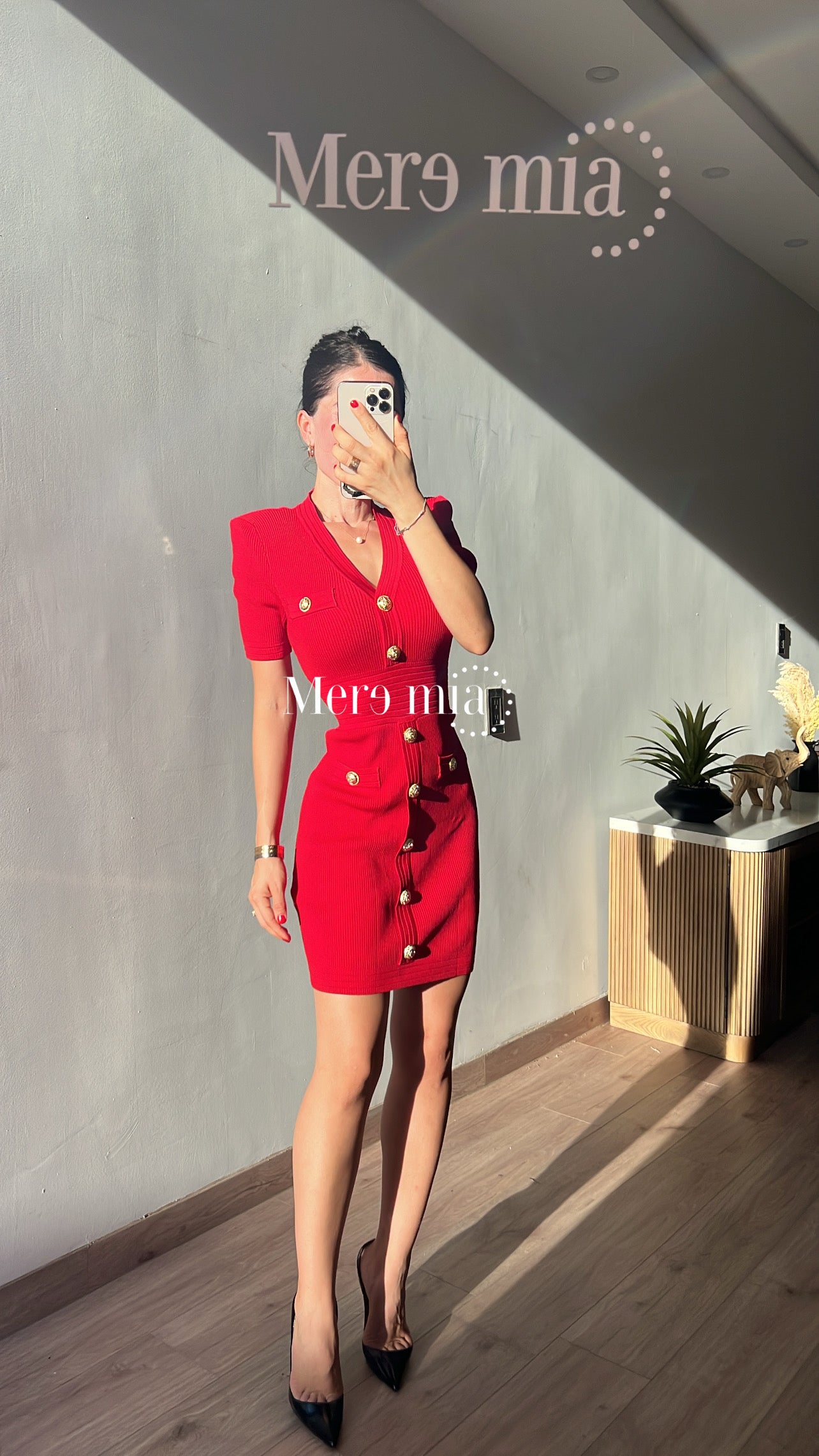 Vestido rojo botones V