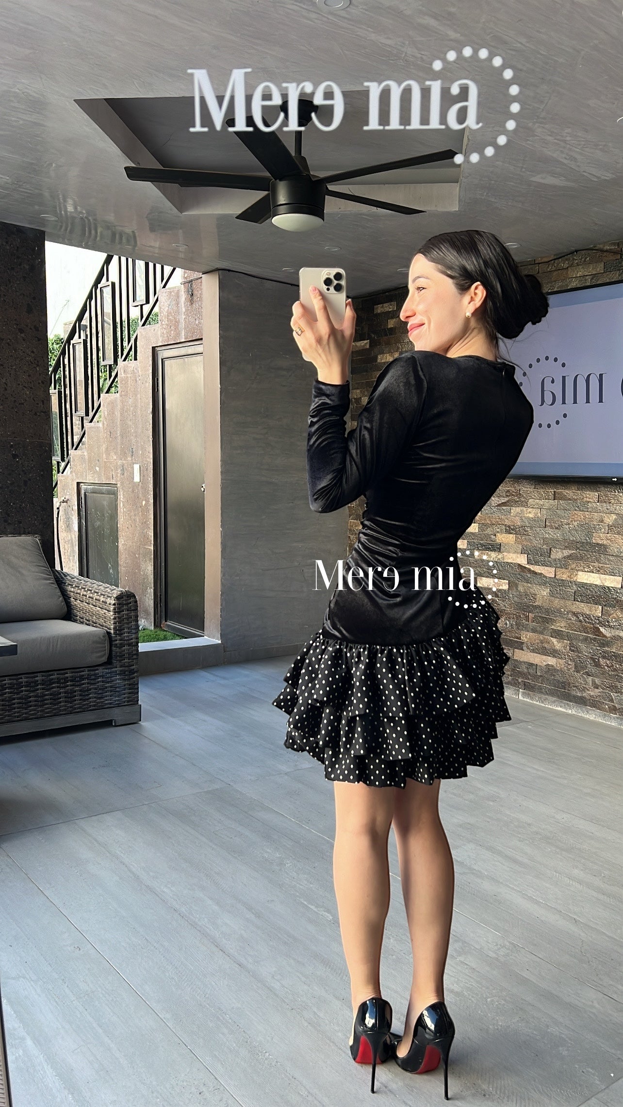 Vestido negro bolas