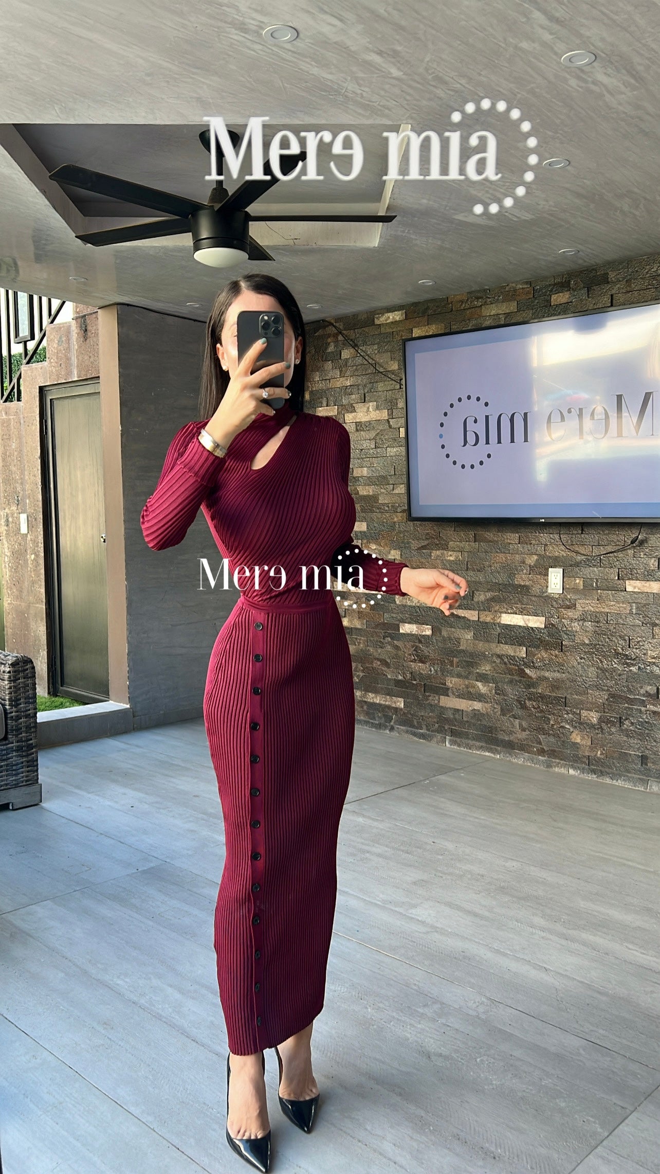 Vestido tinto abert botones