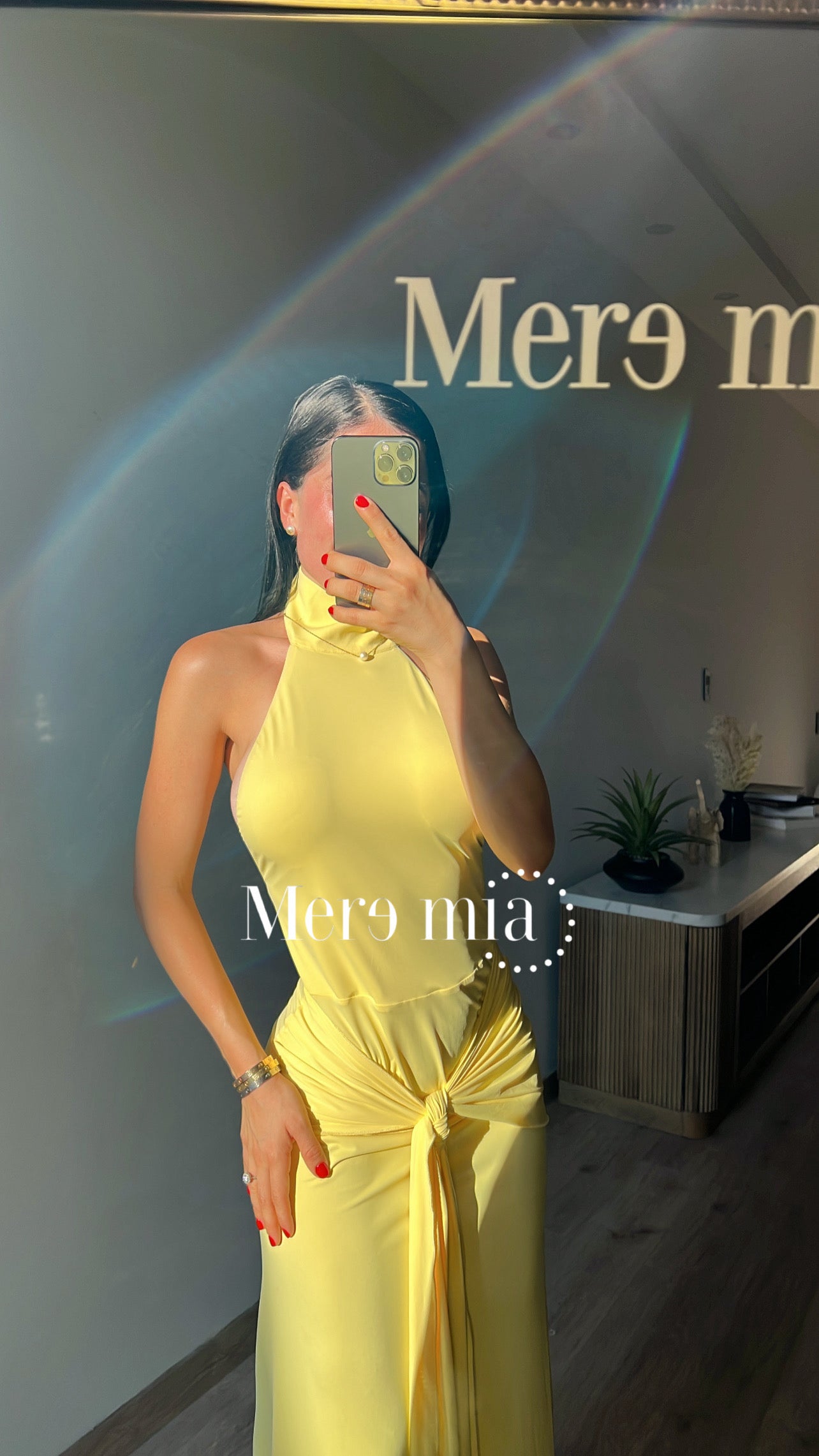 Vestido amarillo nudo espalda