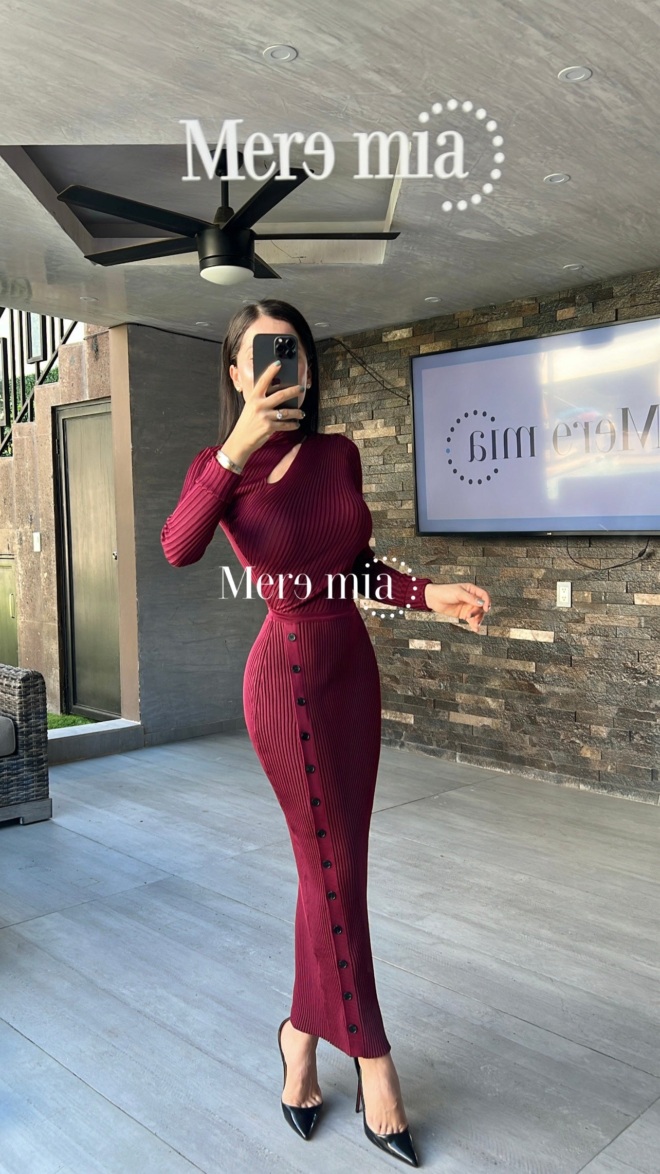 Vestido tinto abert botones