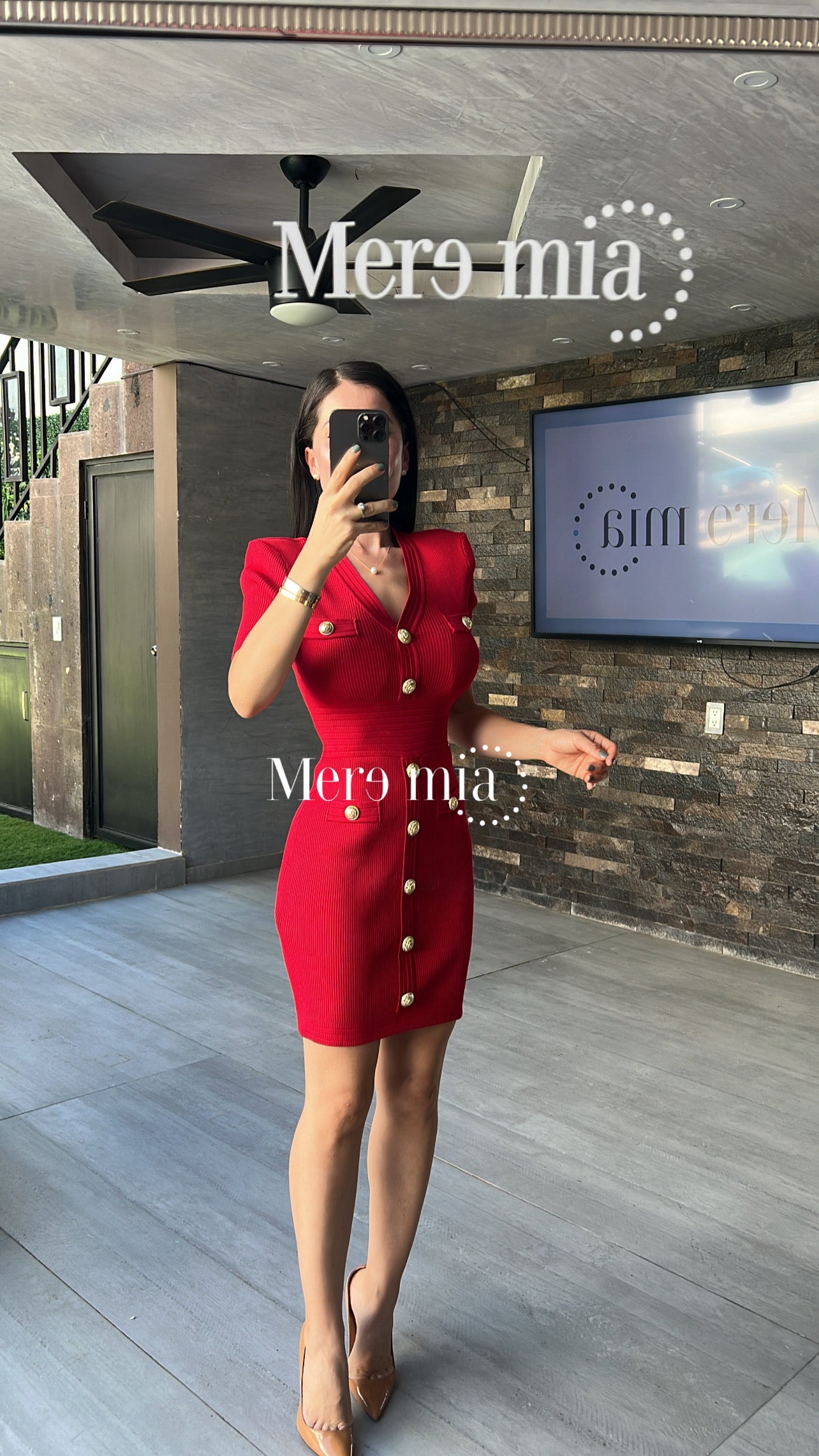 Vestido rojo botones V