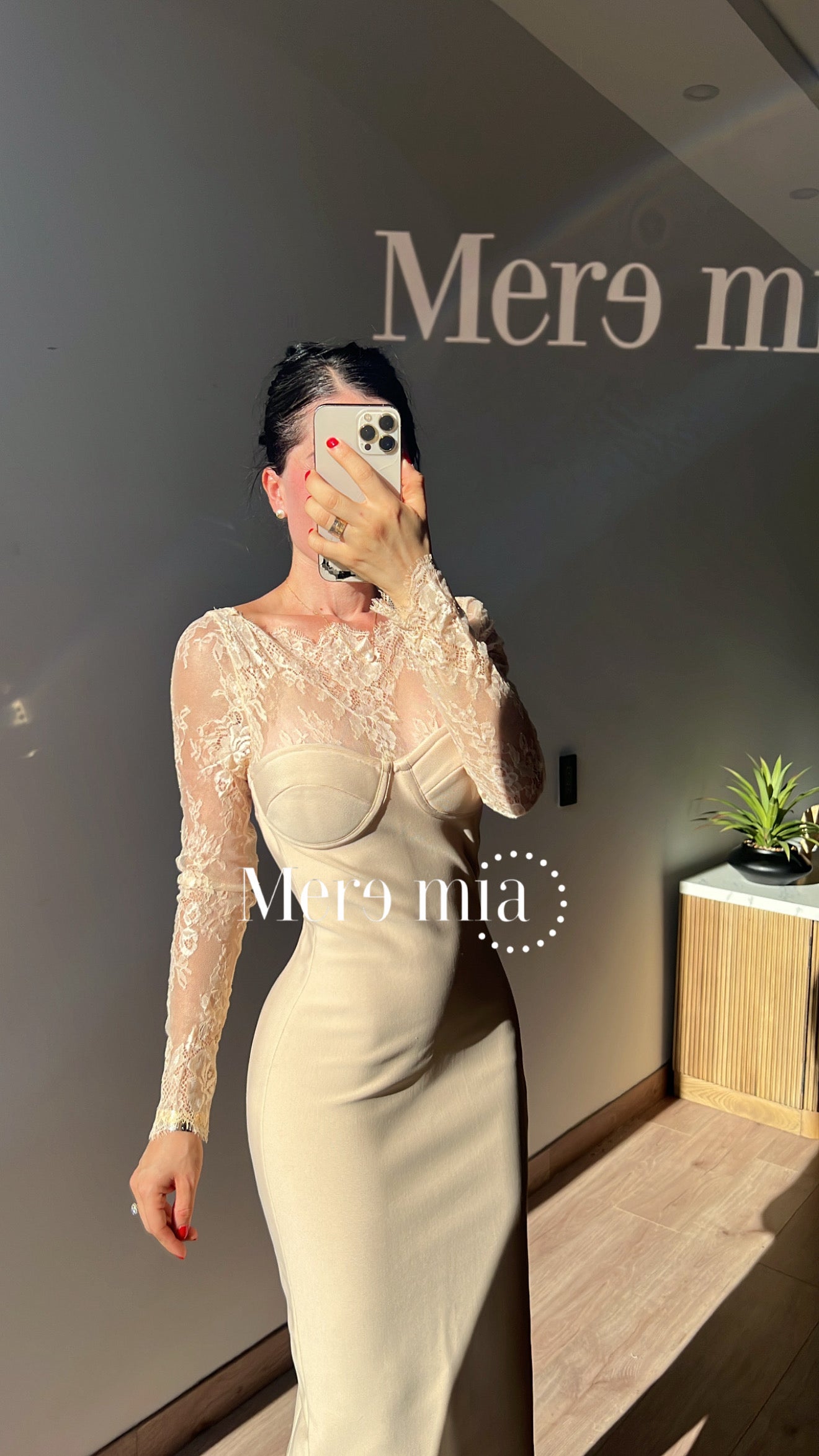 Vestido beige encaje