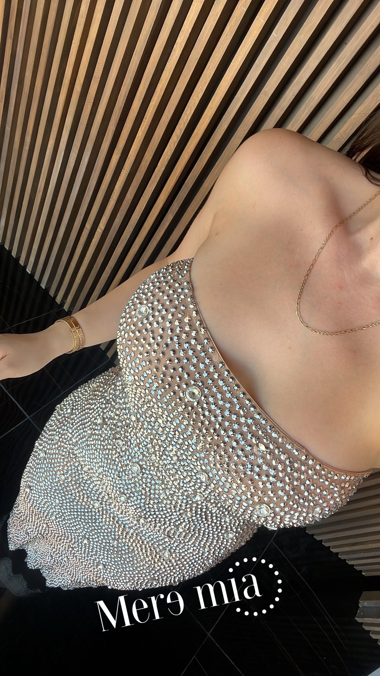 Vestido nude puntos