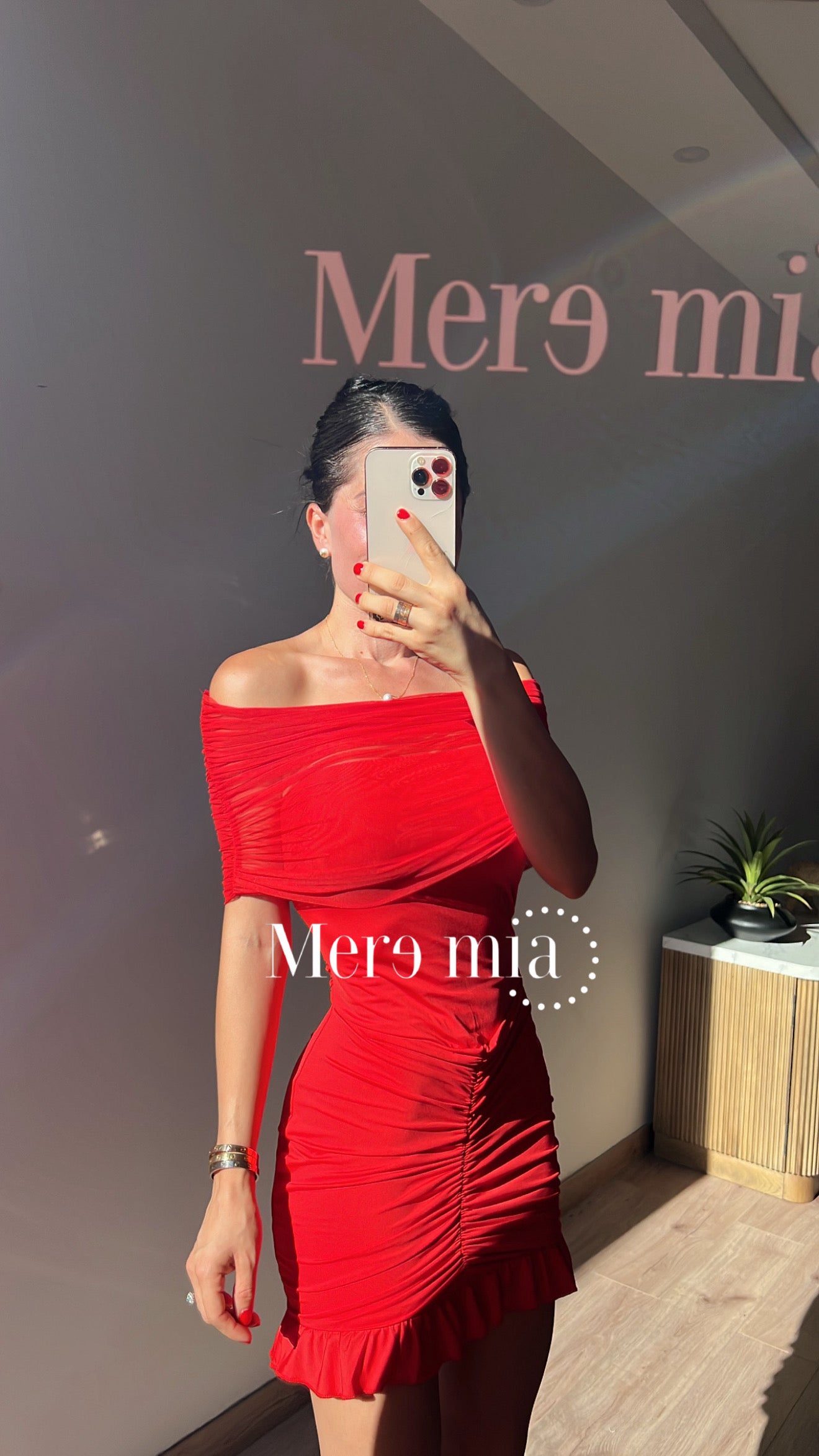 Vestido rojo corto hombros