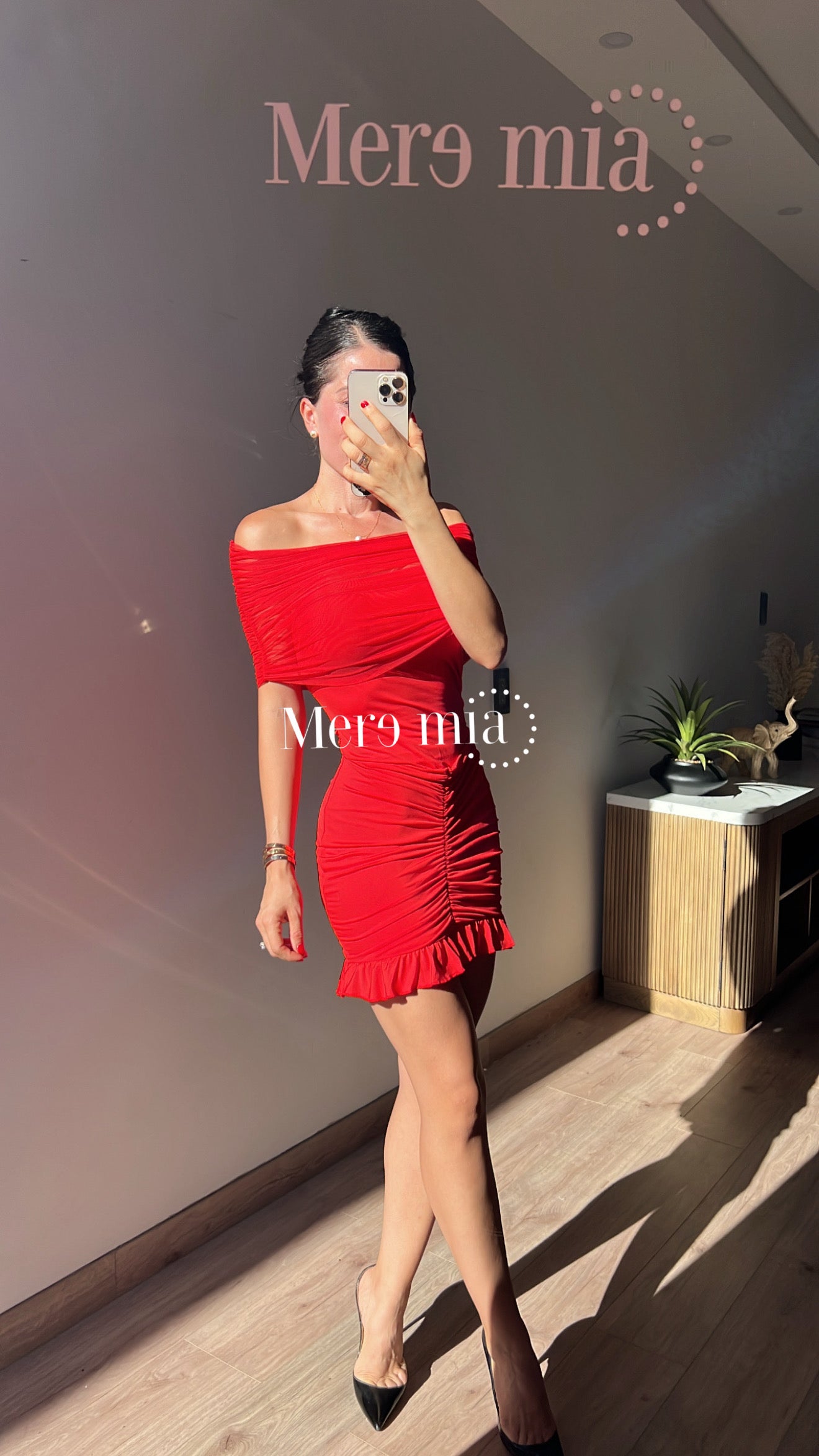 Vestido rojo corto hombros