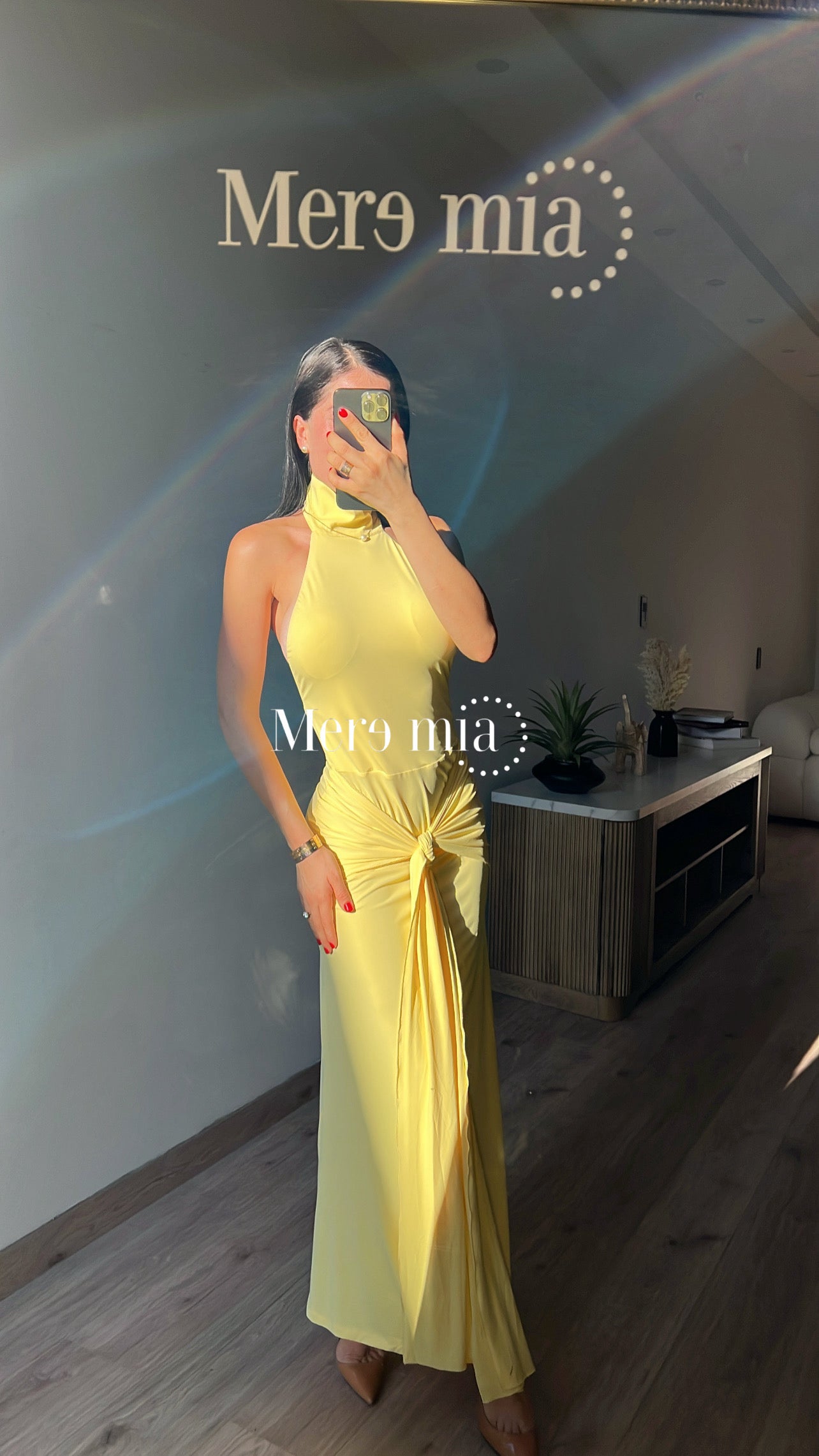 Vestido amarillo nudo espalda