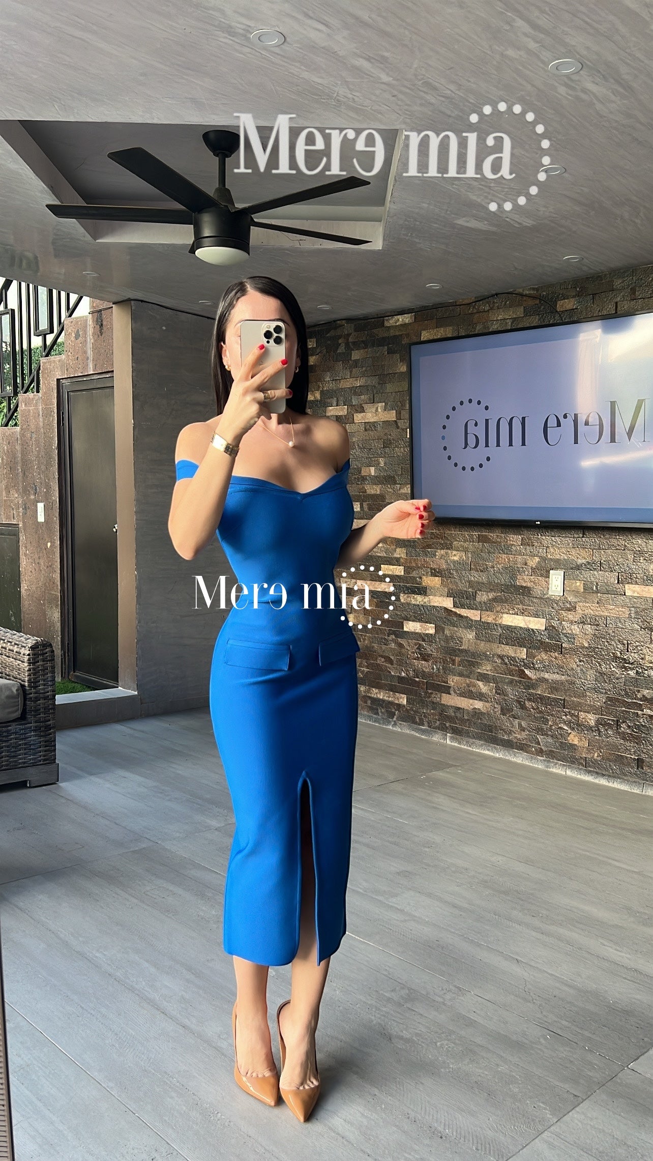 Vestido azul hombro li