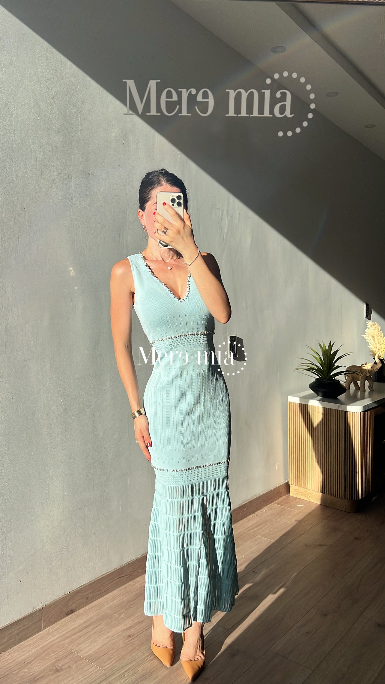 Vestido azul escote v