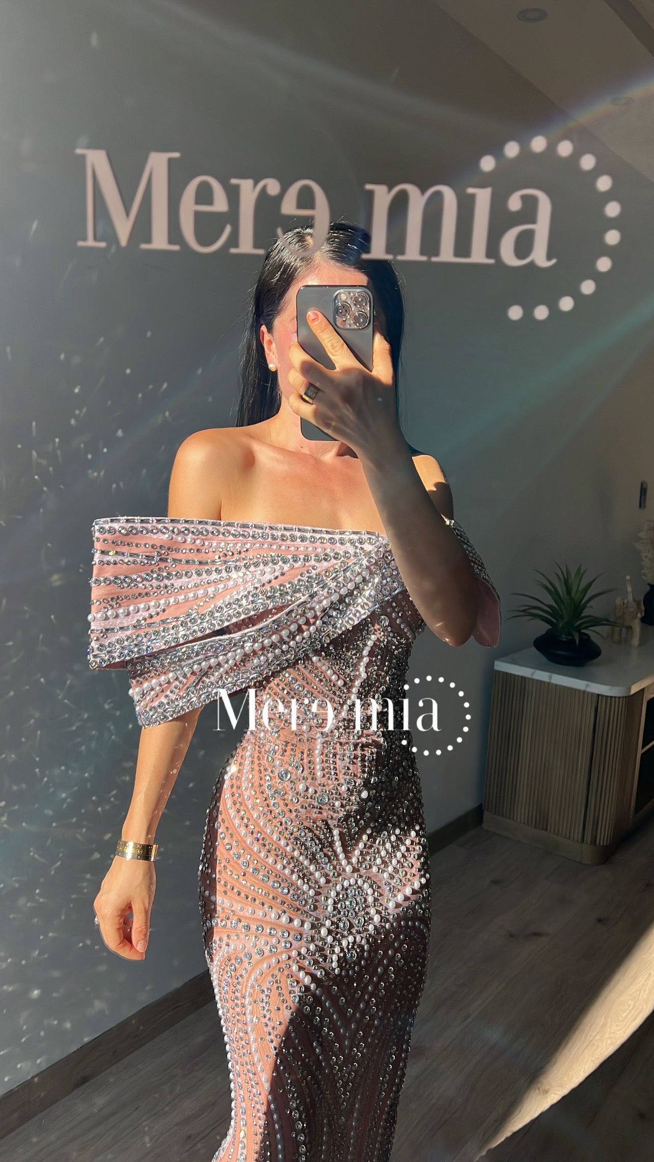 Vestido hombros transparente