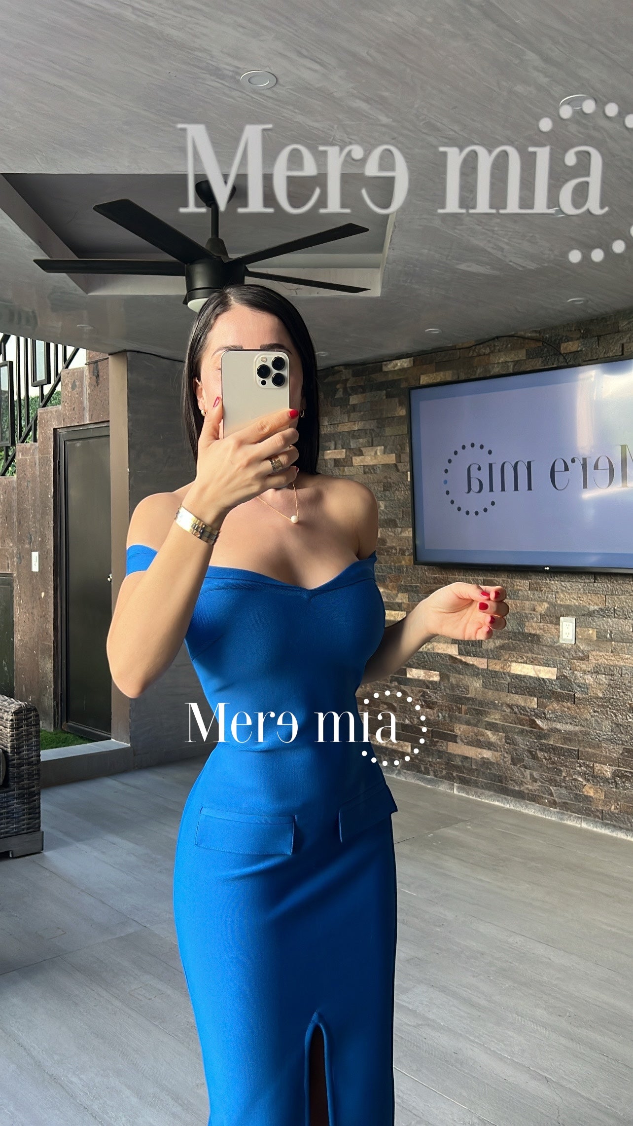 Vestido azul hombro li
