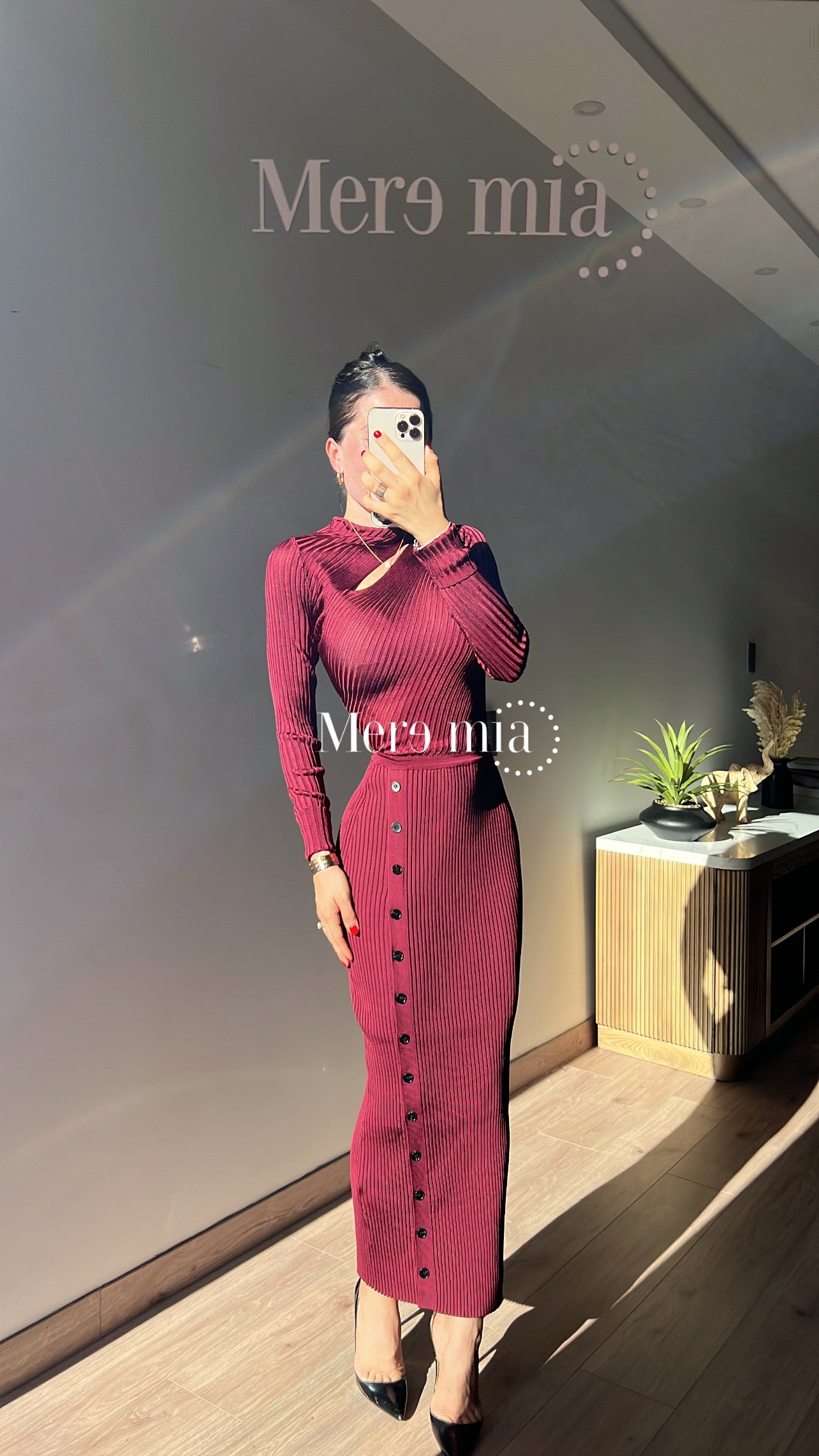 Vestido tinto abert botones