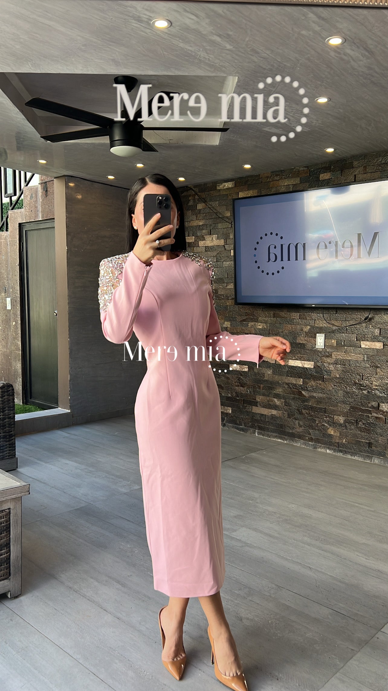Vestido rosa apl hombros