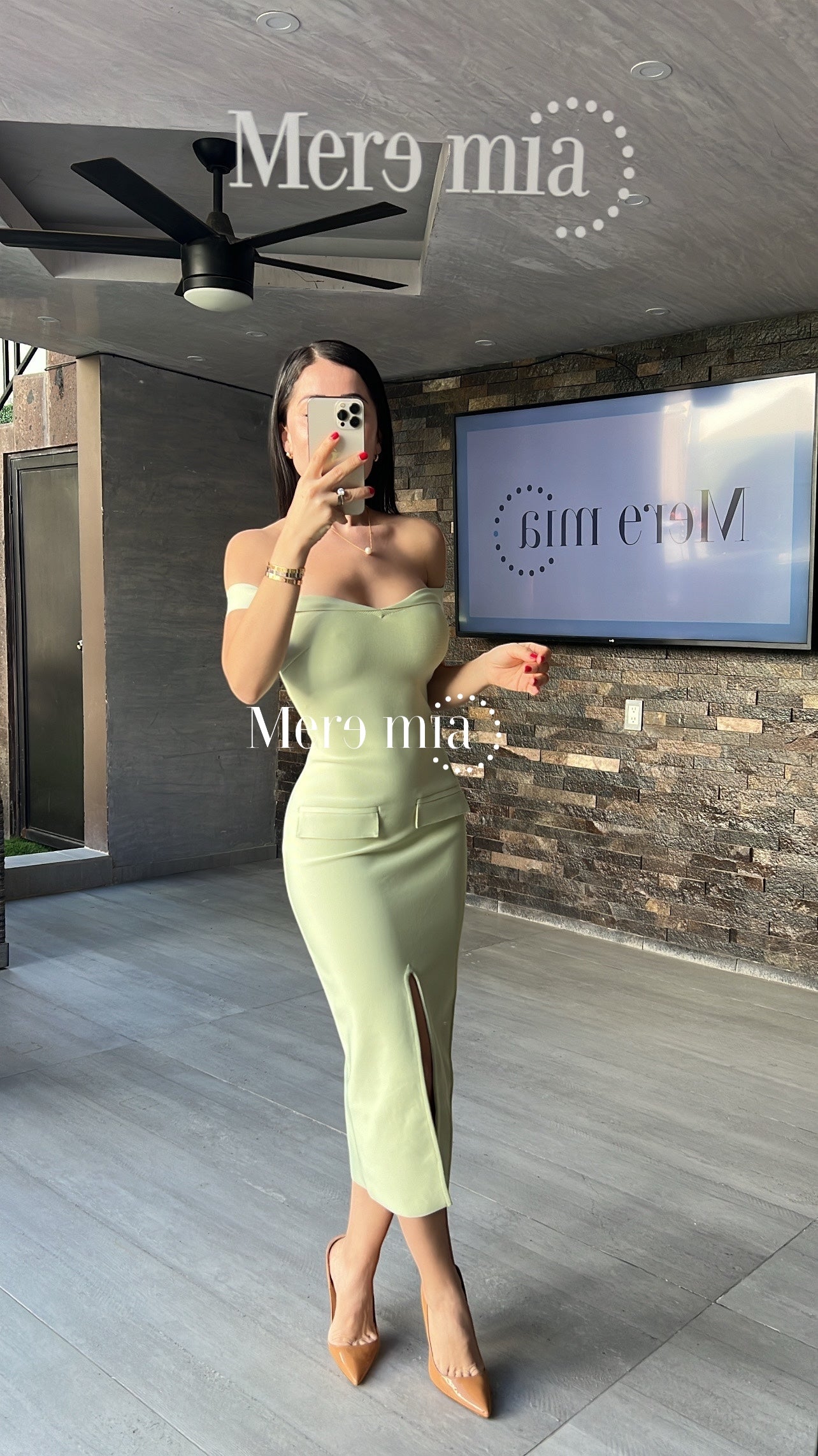Vestido verde hombro li