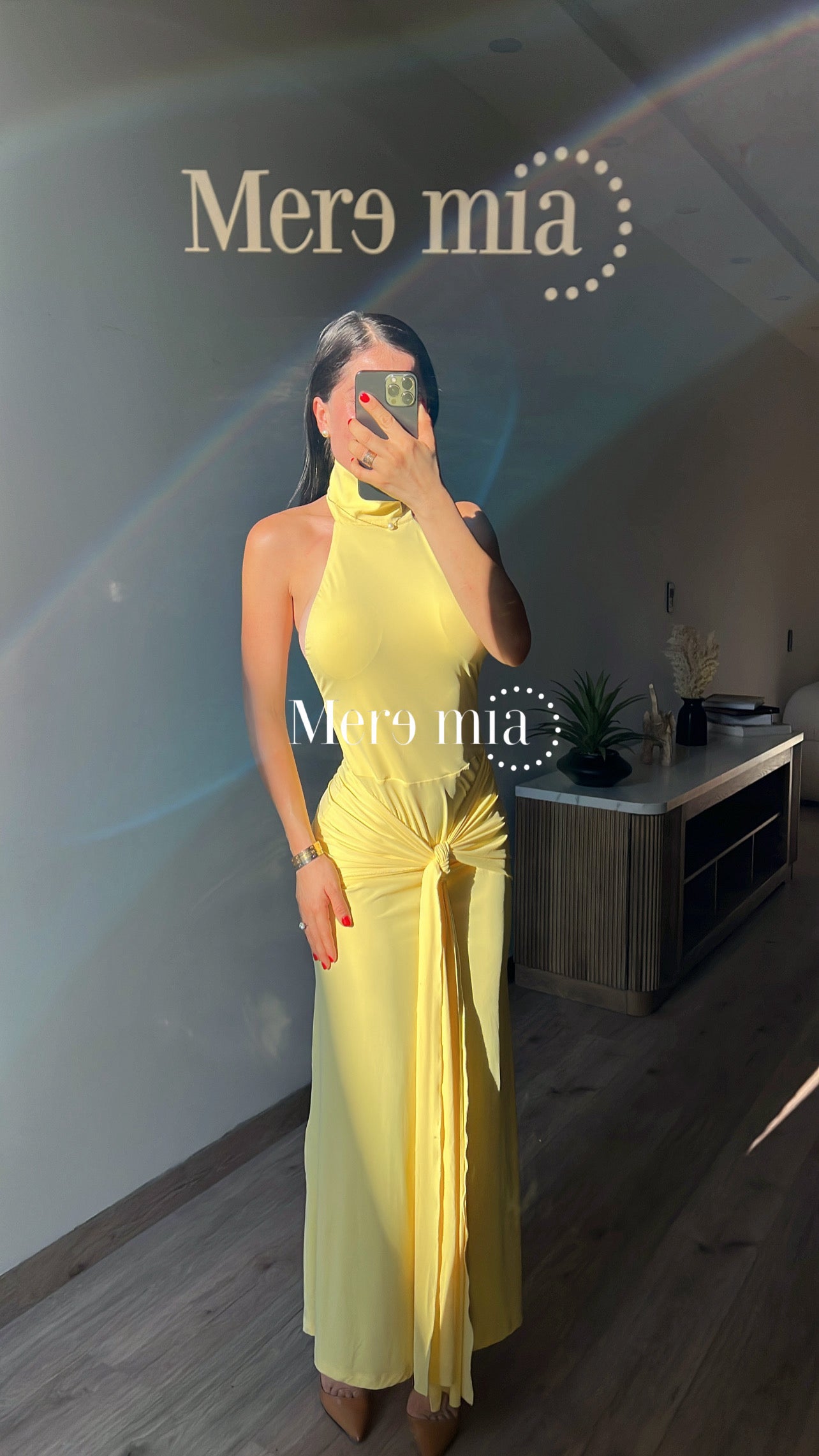 Vestido amarillo nudo espalda